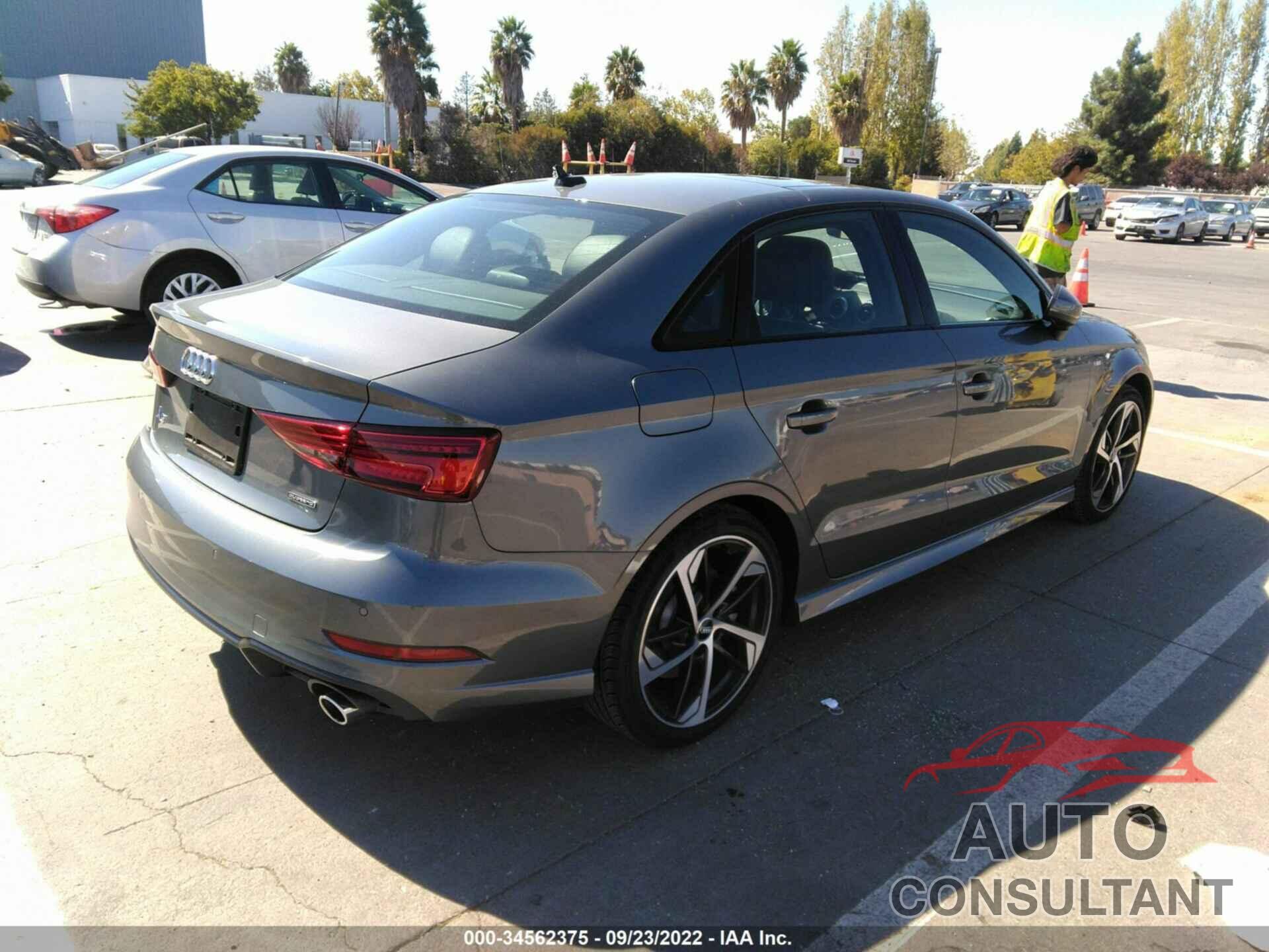 AUDI A3 SEDAN 2020 - WAUBEGFF2LA102832