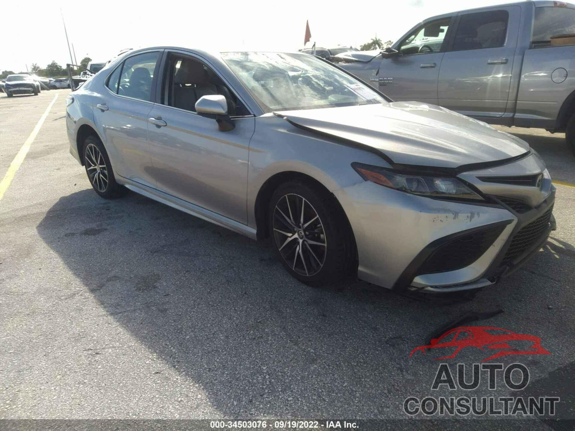 TOYOTA CAMRY 2021 - 4T1G11AK5MU412488