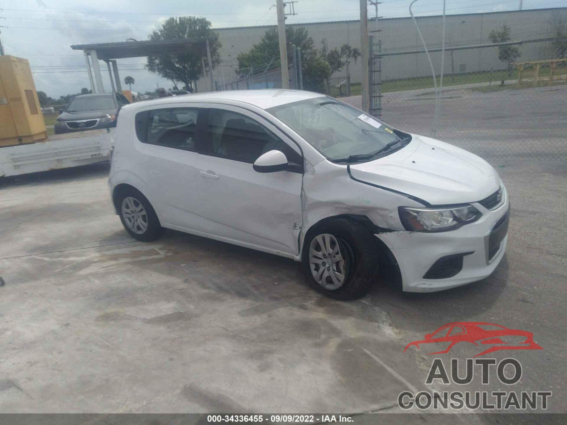 CHEVROLET SONIC 2017 - 1G1JG6SH3H4177435