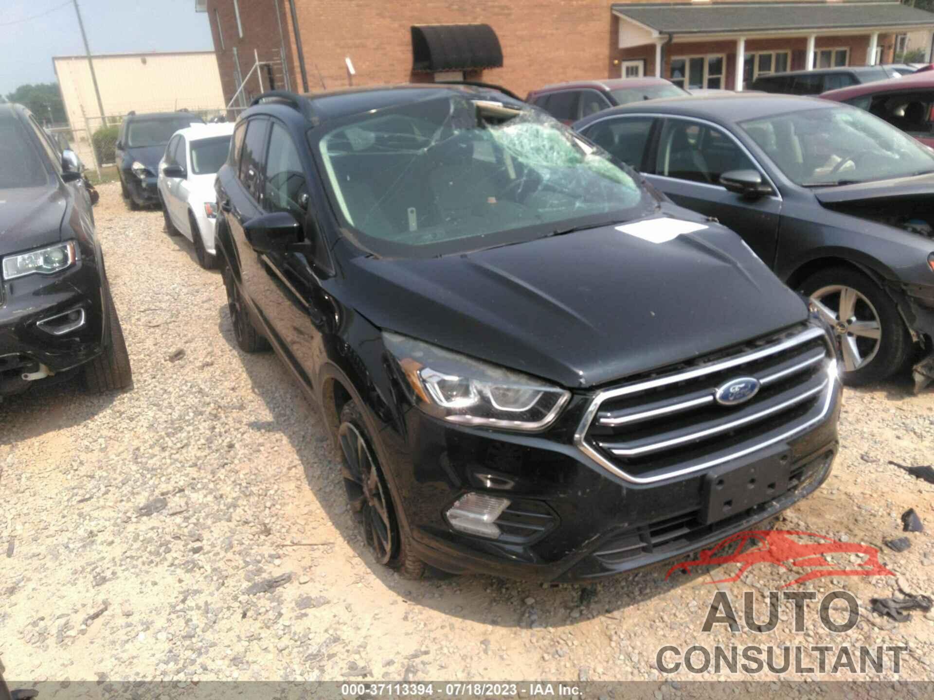 FORD ESCAPE 2017 - 1FMCU9GD3HUC05911