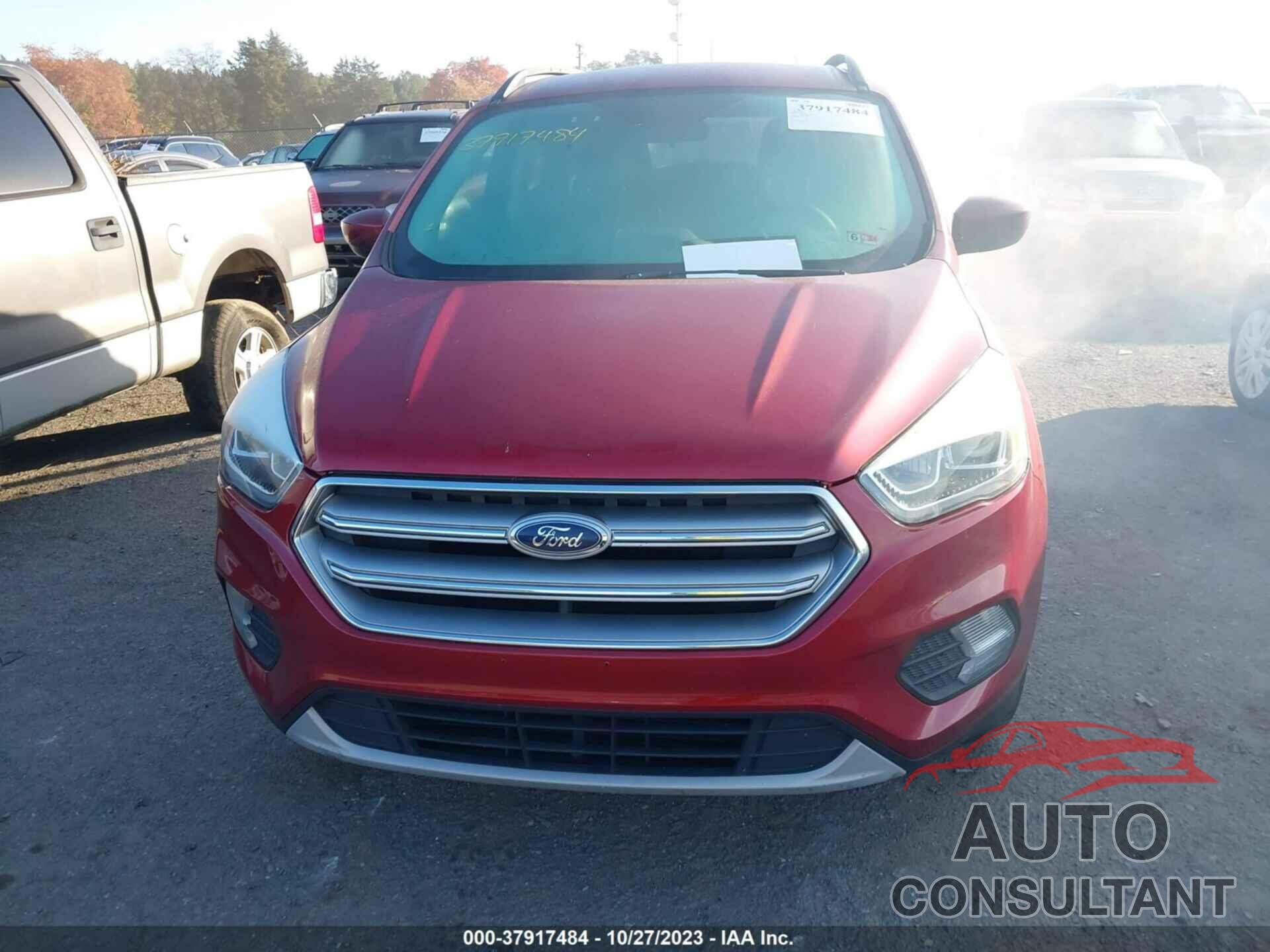 FORD ESCAPE 2017 - 1FMCU9GD0HUC12945