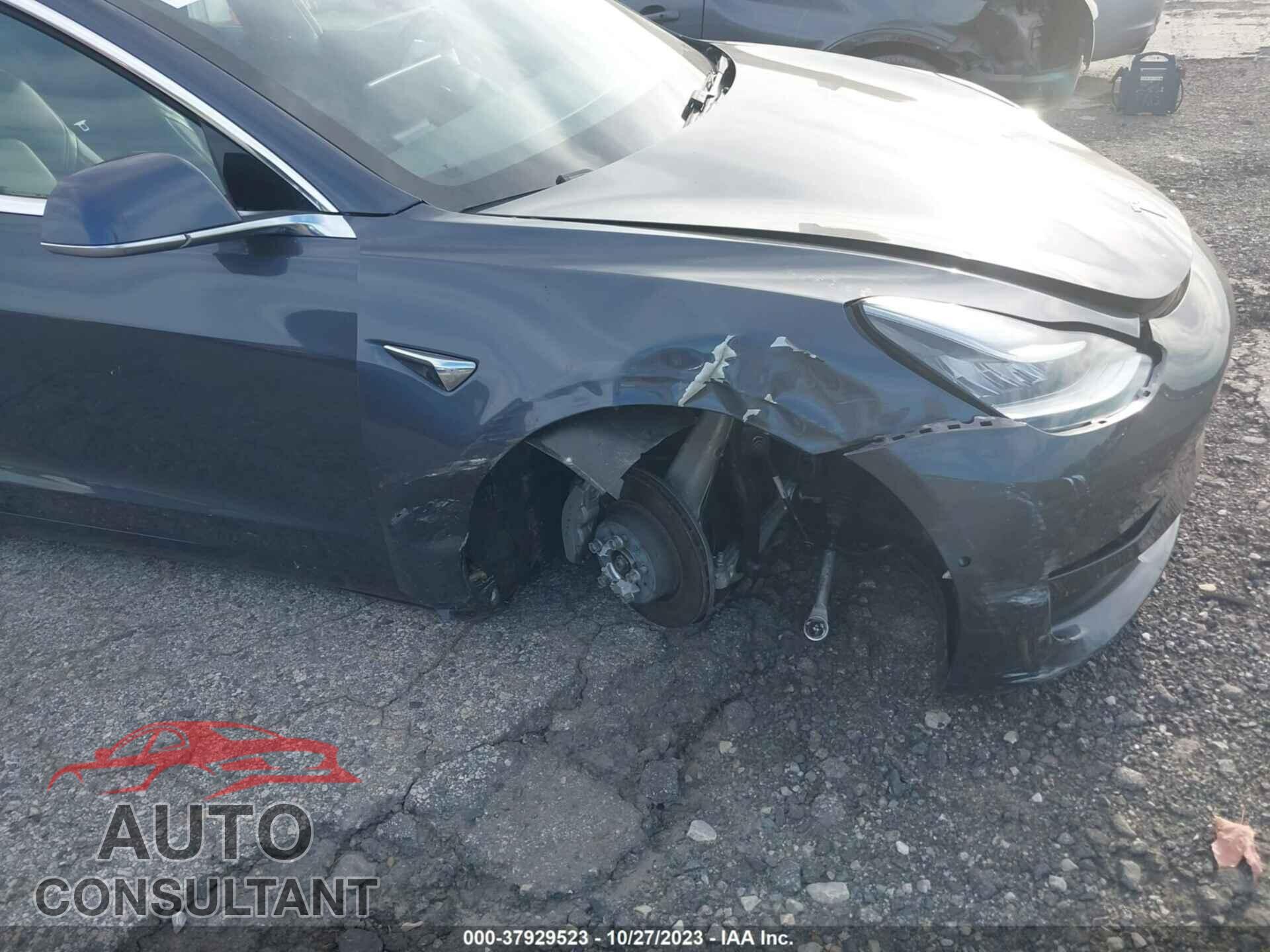 TESLA MODEL 3 2018 - 5YJ3E1EB3JF068715