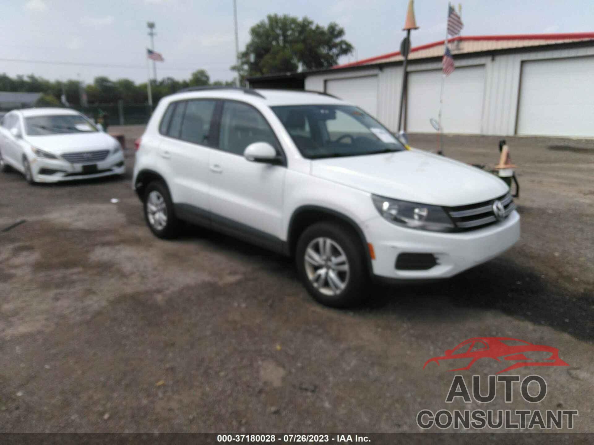 VOLKSWAGEN TIGUAN 2017 - WVGAV7AX1HW506340