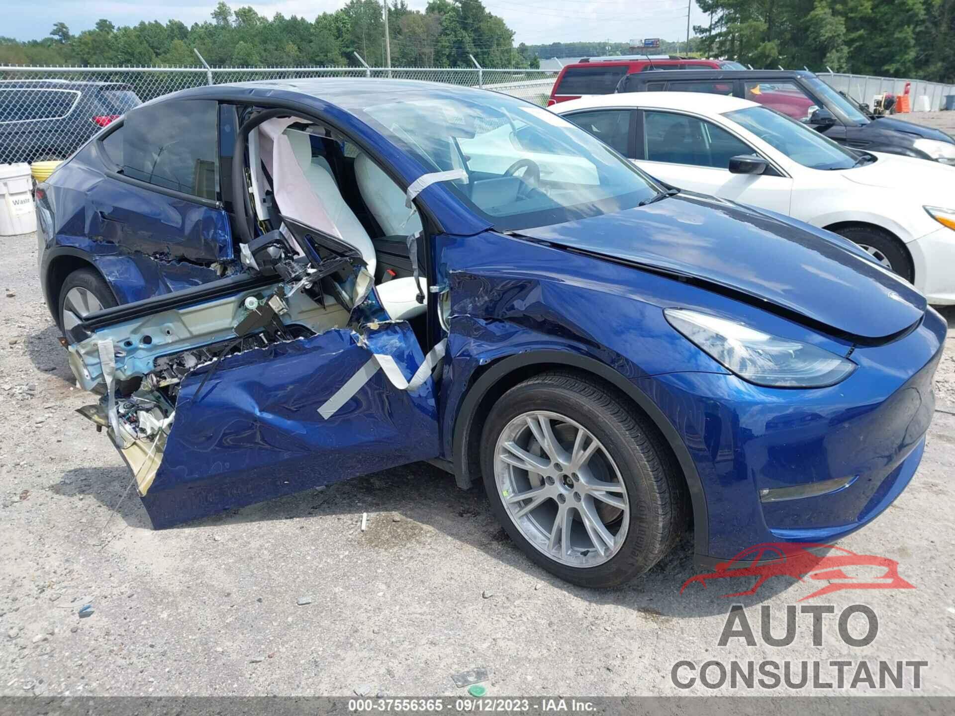 TESLA MODEL Y 2023 - 7SAYGDEE6PF684125