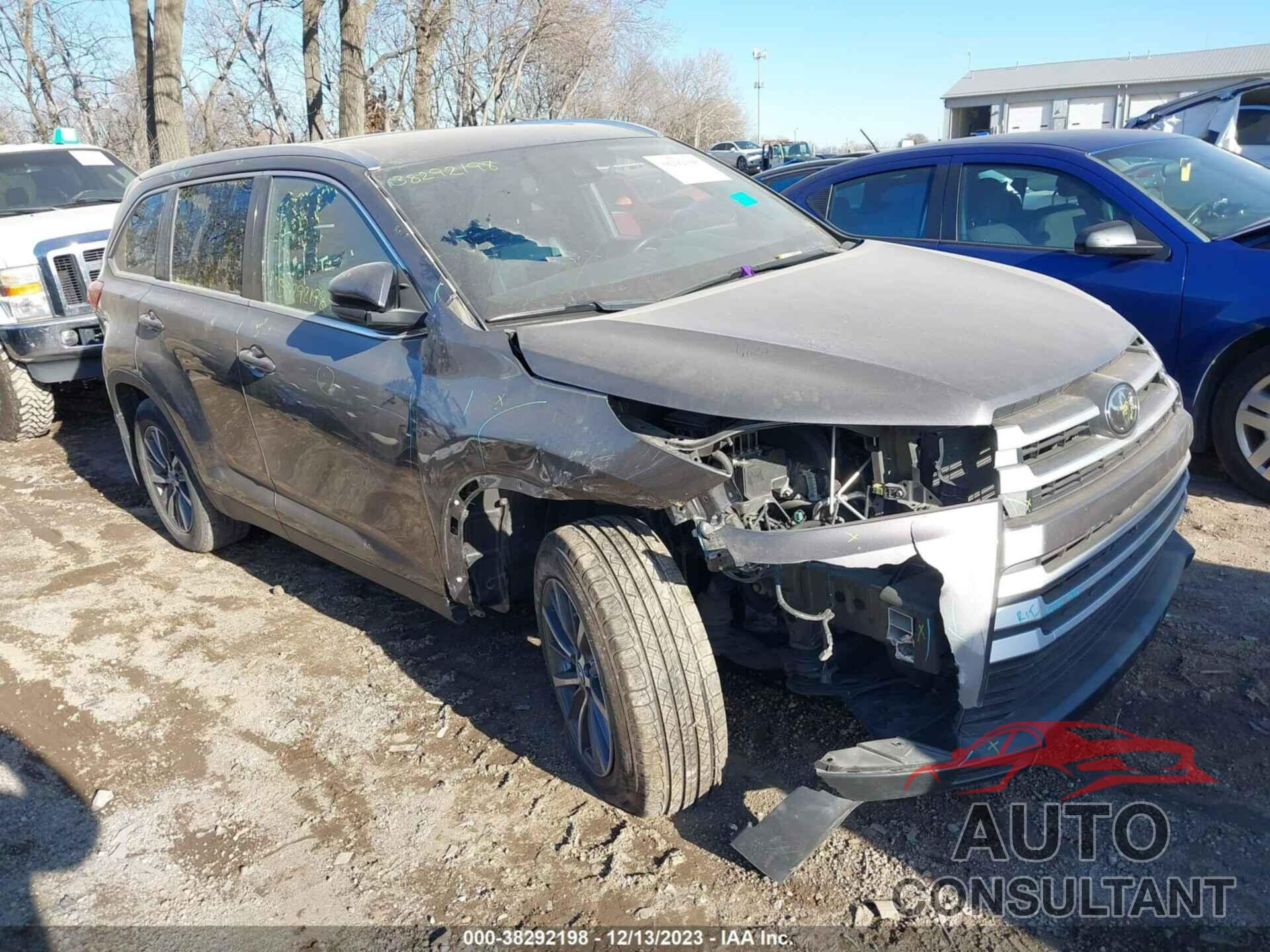 TOYOTA HIGHLANDER 2019 - 5TDJZRFH3KS930874