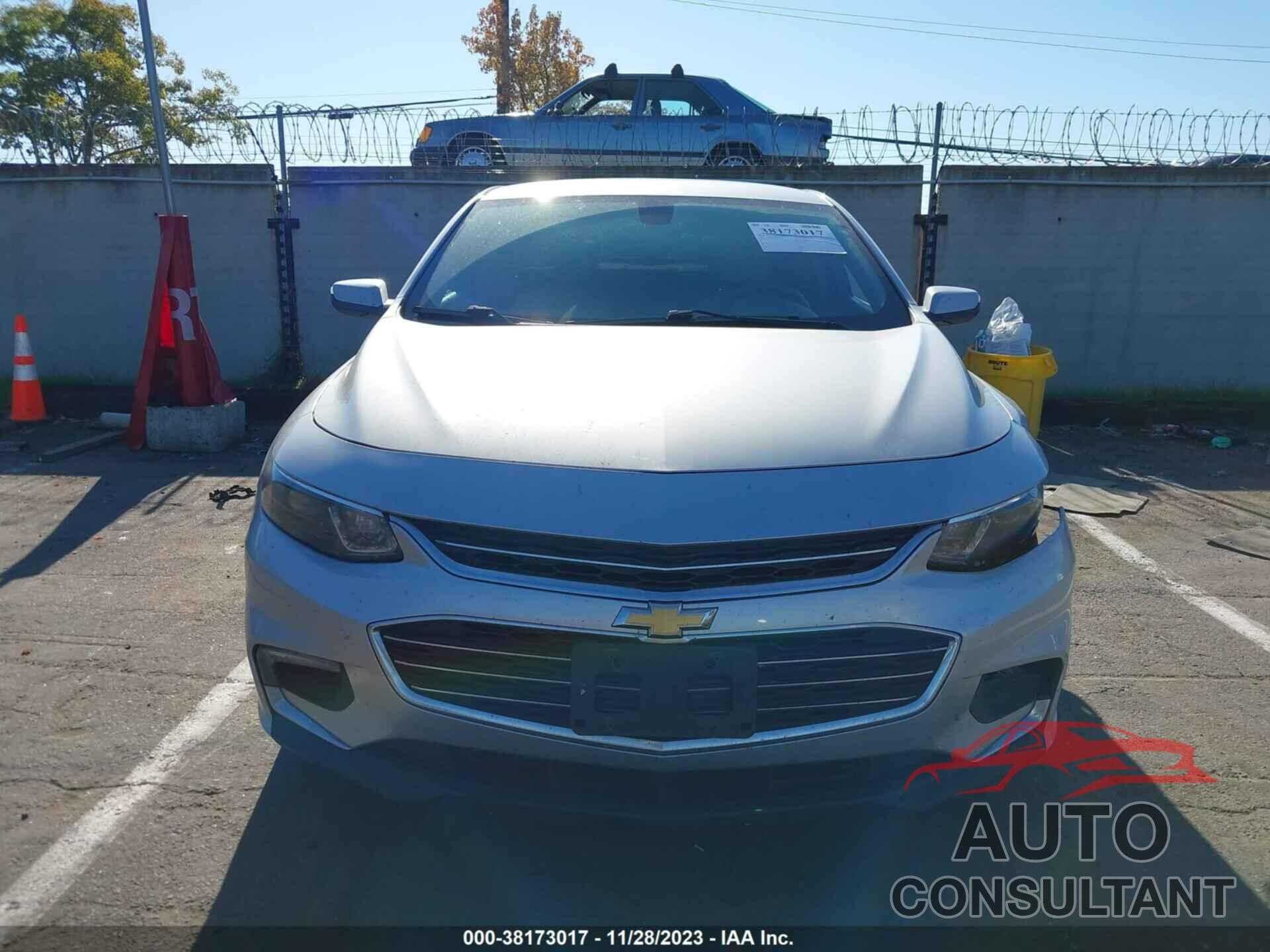 CHEVROLET MALIBU 2017 - 1G1ZE5ST5HF228042