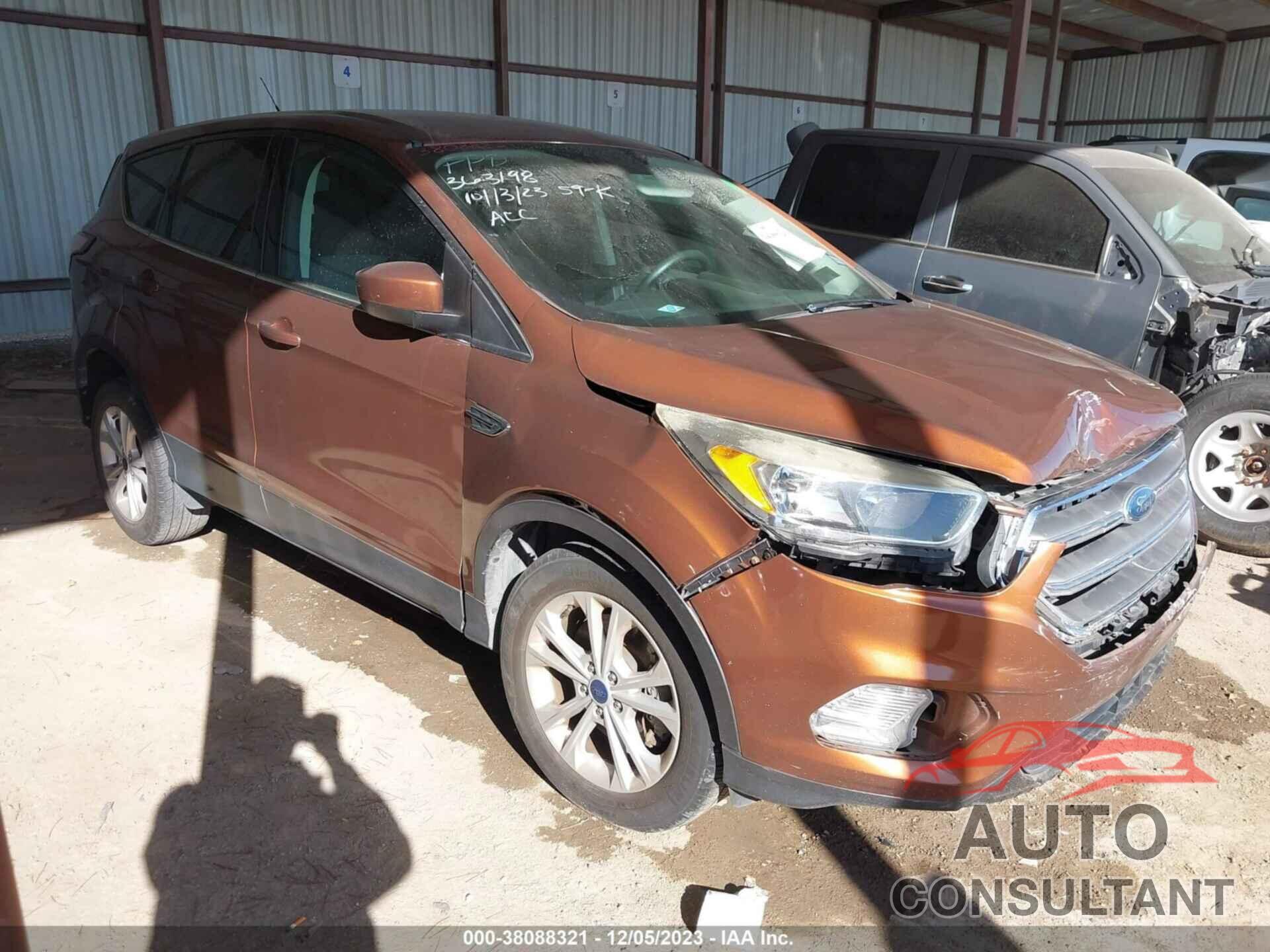 FORD ESCAPE 2017 - 1FMCU0G97HUE35460