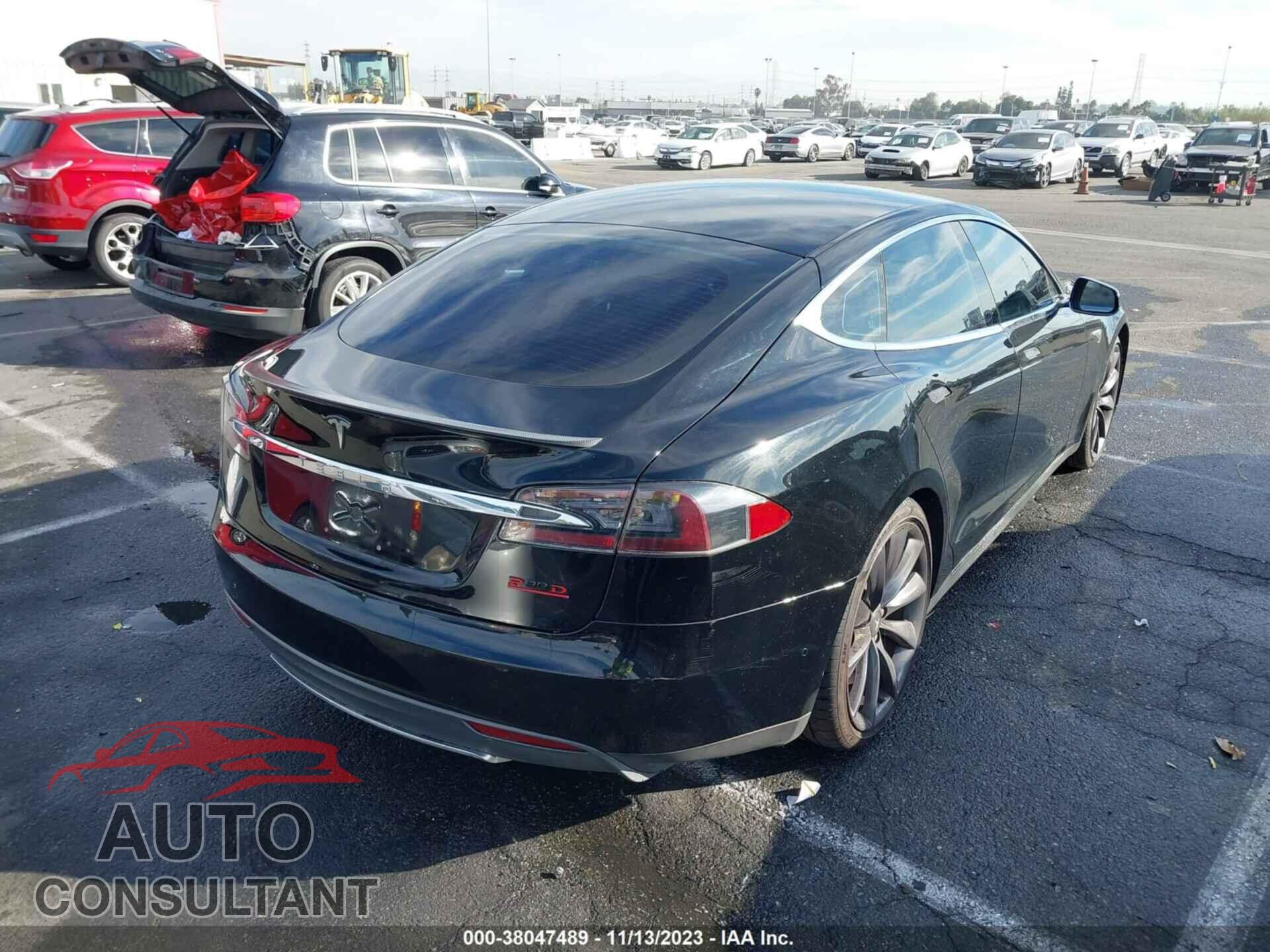 TESLA MODEL S 2015 - 5YJSA1E48FF113180