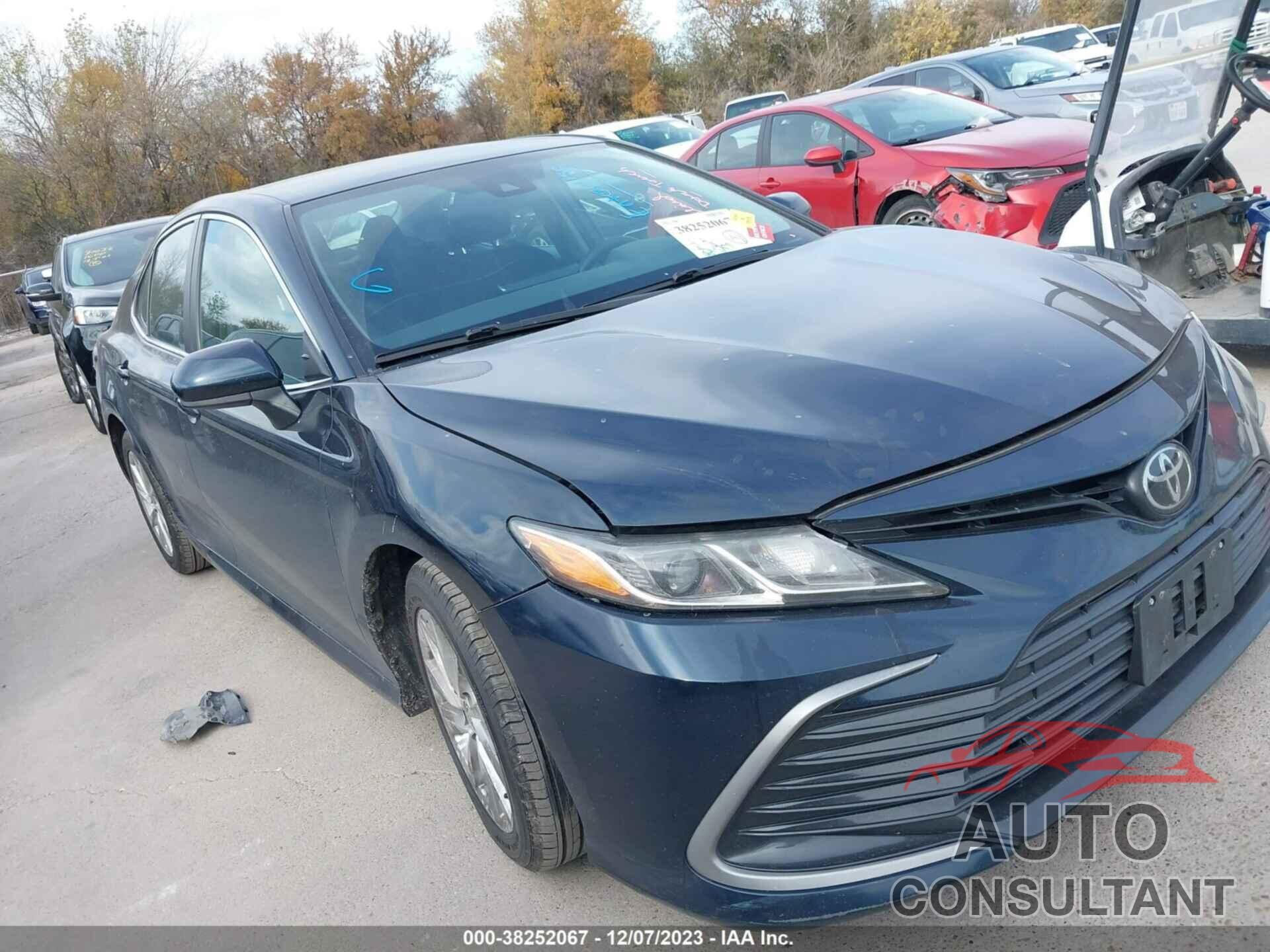 TOYOTA CAMRY 2021 - 4T1C11AK8MU561007