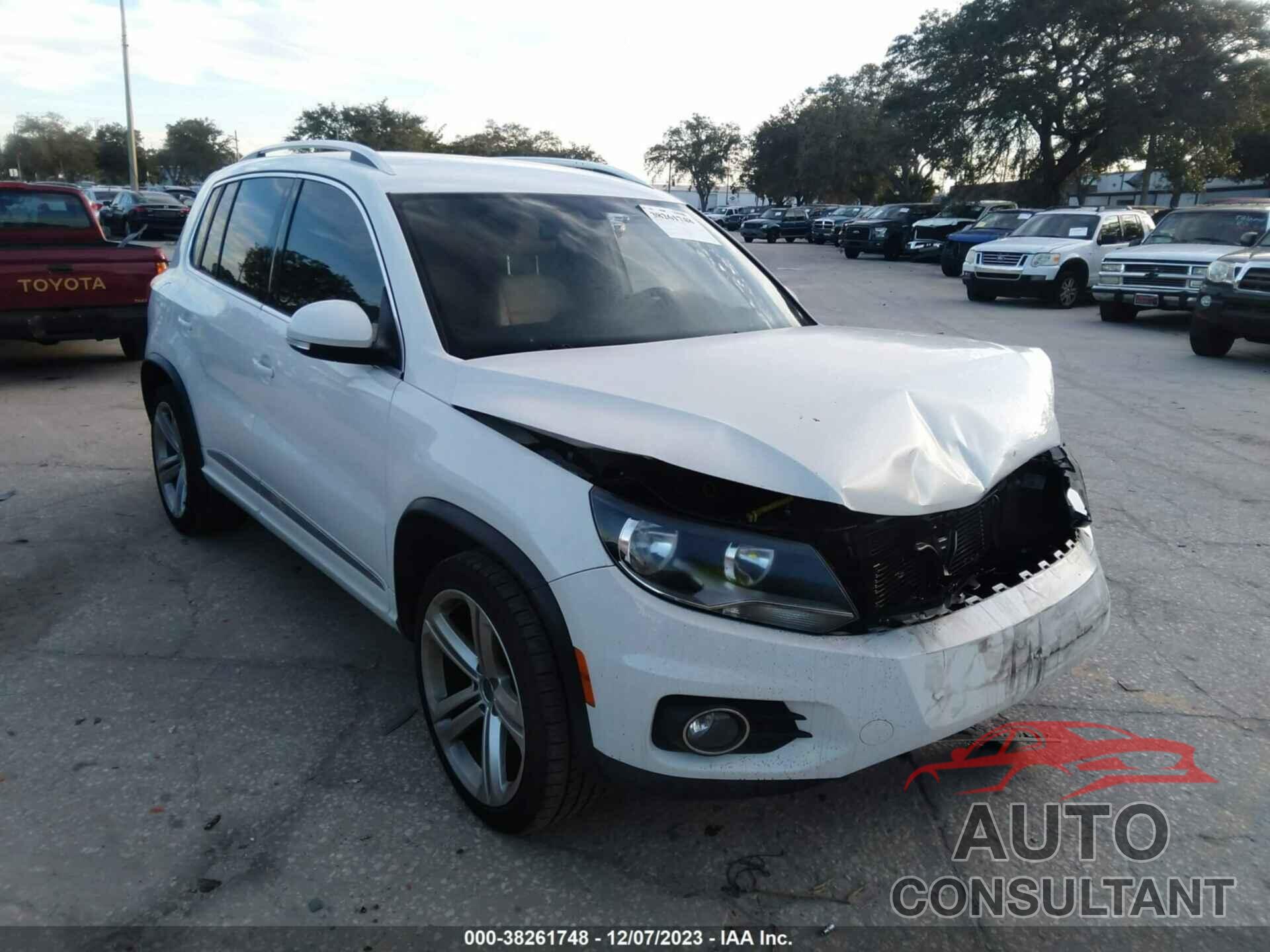 VOLKSWAGEN TIGUAN 2016 - WVGAV7AX1GW038107