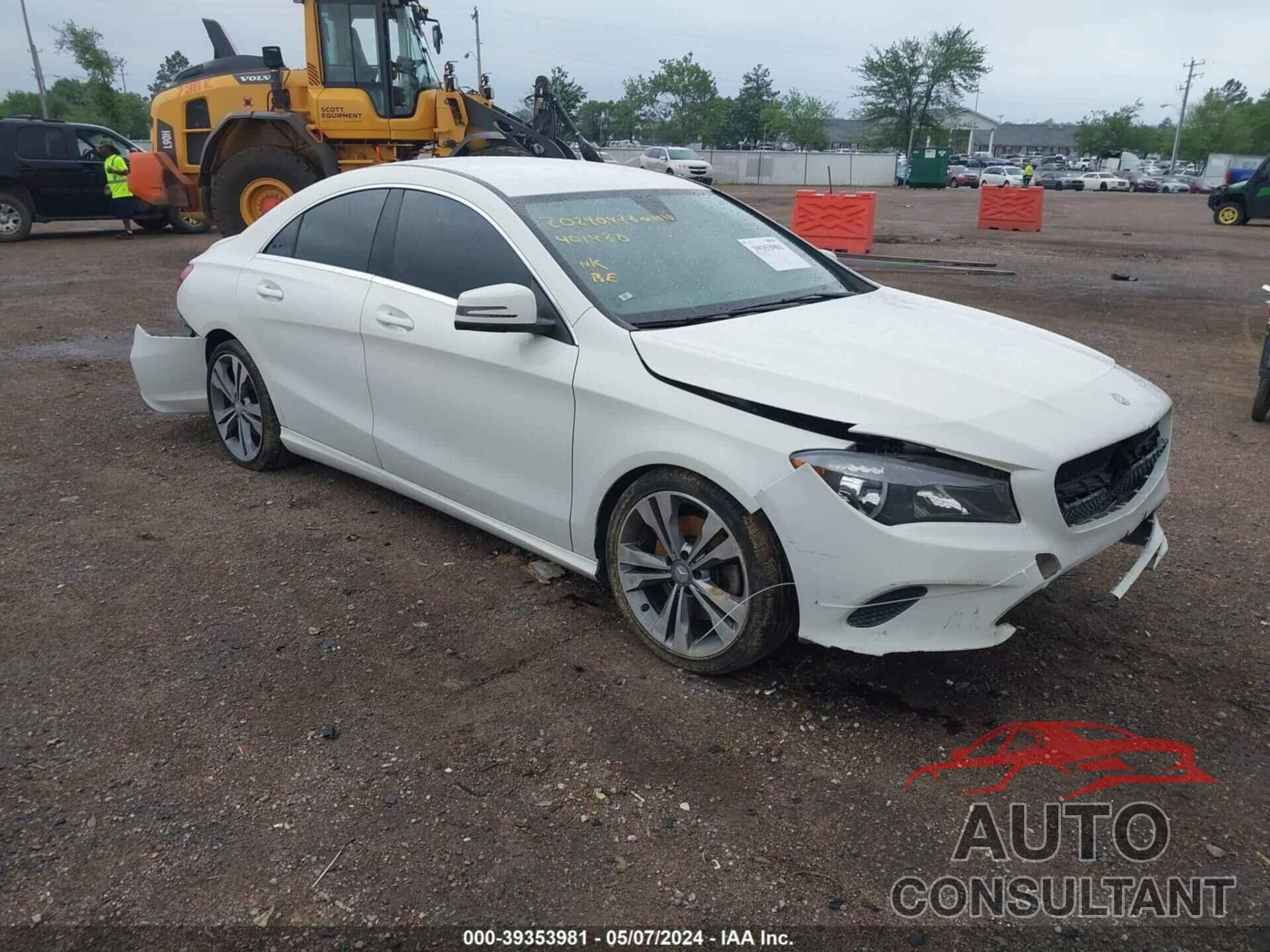 MERCEDES-BENZ CLA 250 2017 - WDDSJ4GB4HN401480