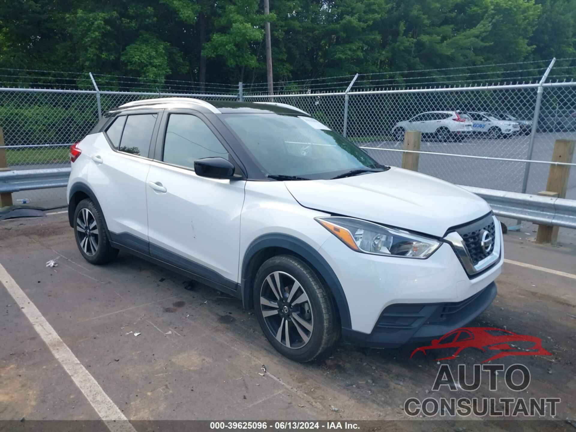 NISSAN KICKS 2018 - 3N1CP5CUXJL518130