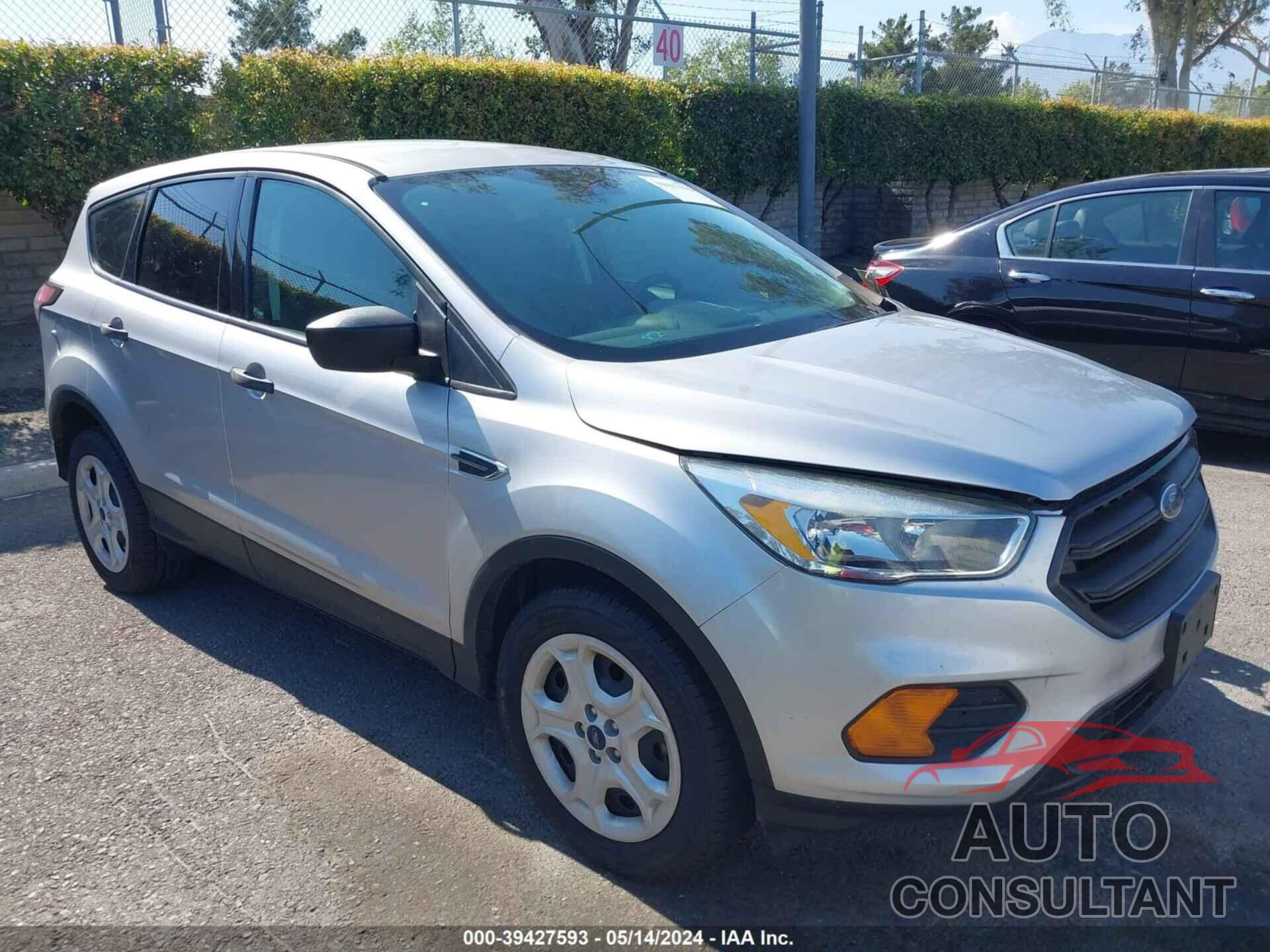FORD ESCAPE 2017 - 1FMCU0F7XHUB61154