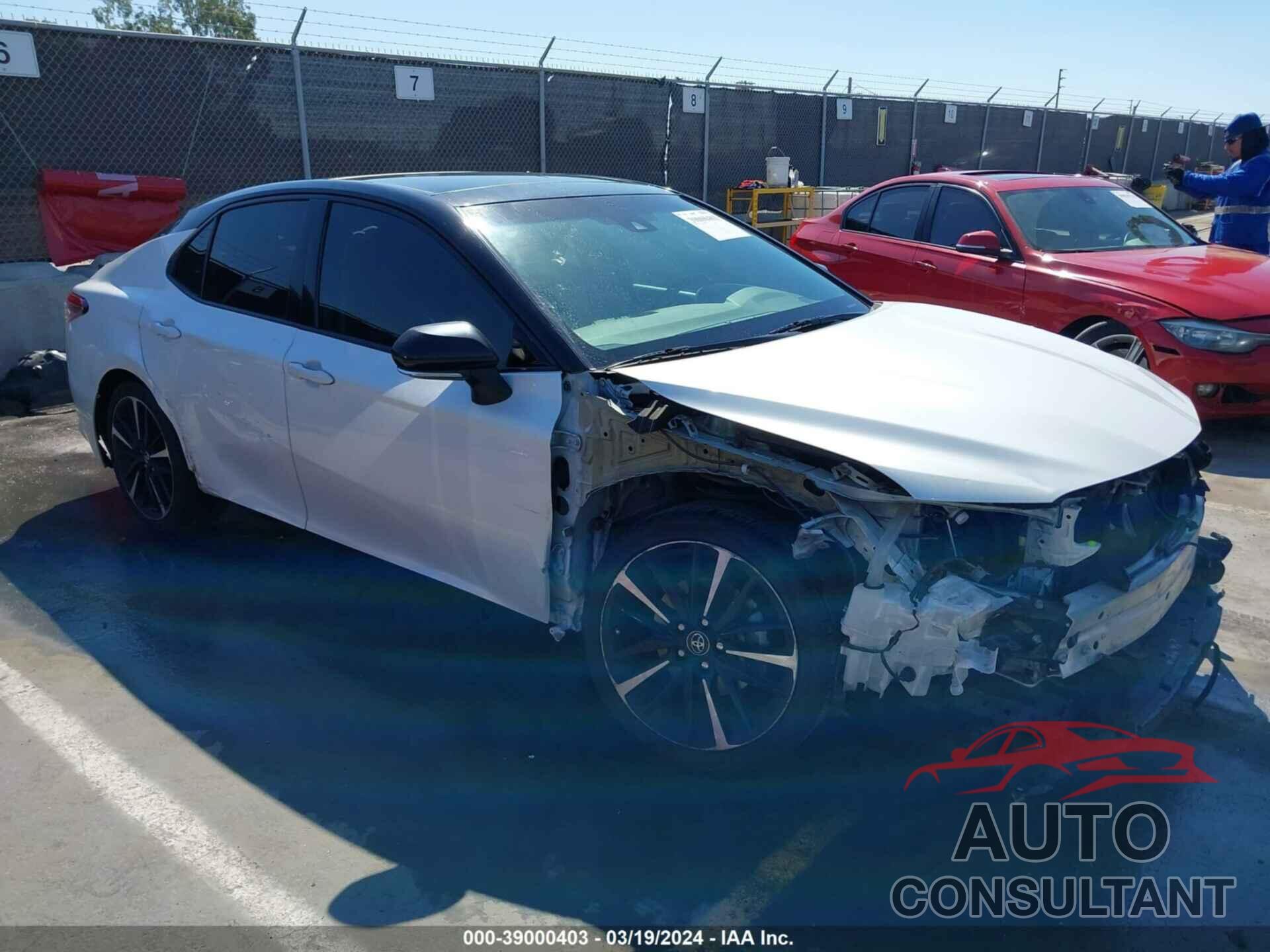 TOYOTA CAMRY 2018 - 4T1B61HK2JU131116