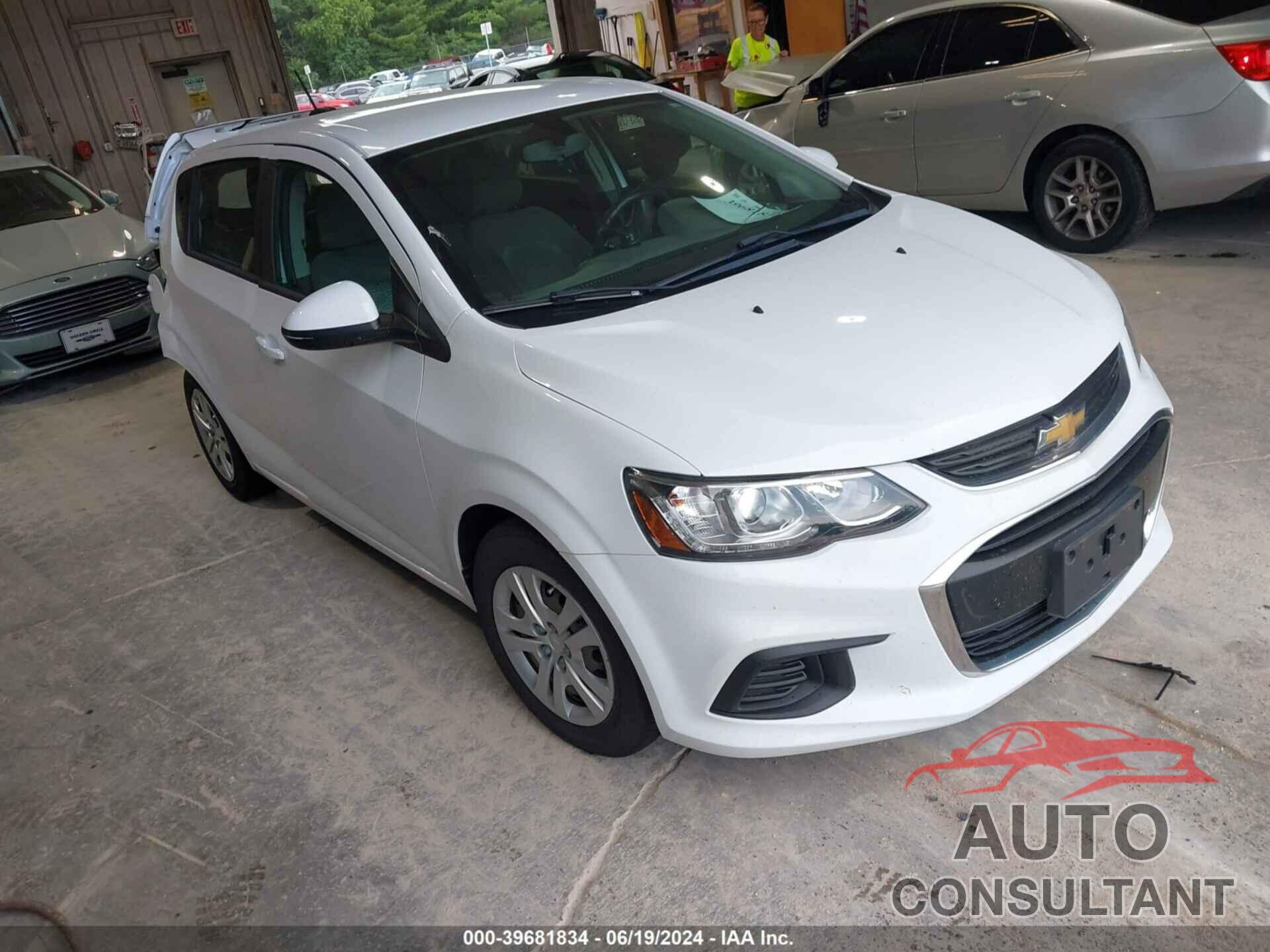 CHEVROLET SONIC 2017 - 1G1JG6SH8H4154331