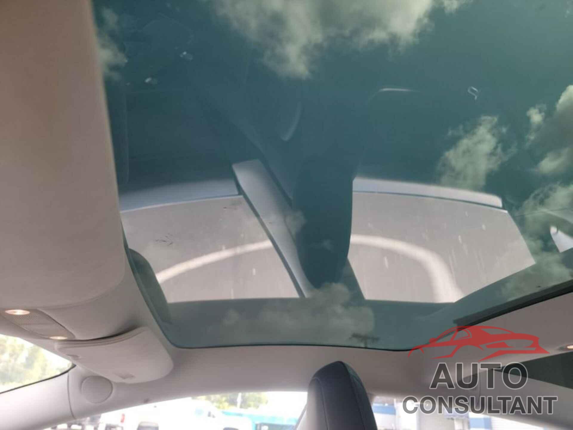 TESLA MODEL 3 2020 - 5YJ3E1EB7LF636905