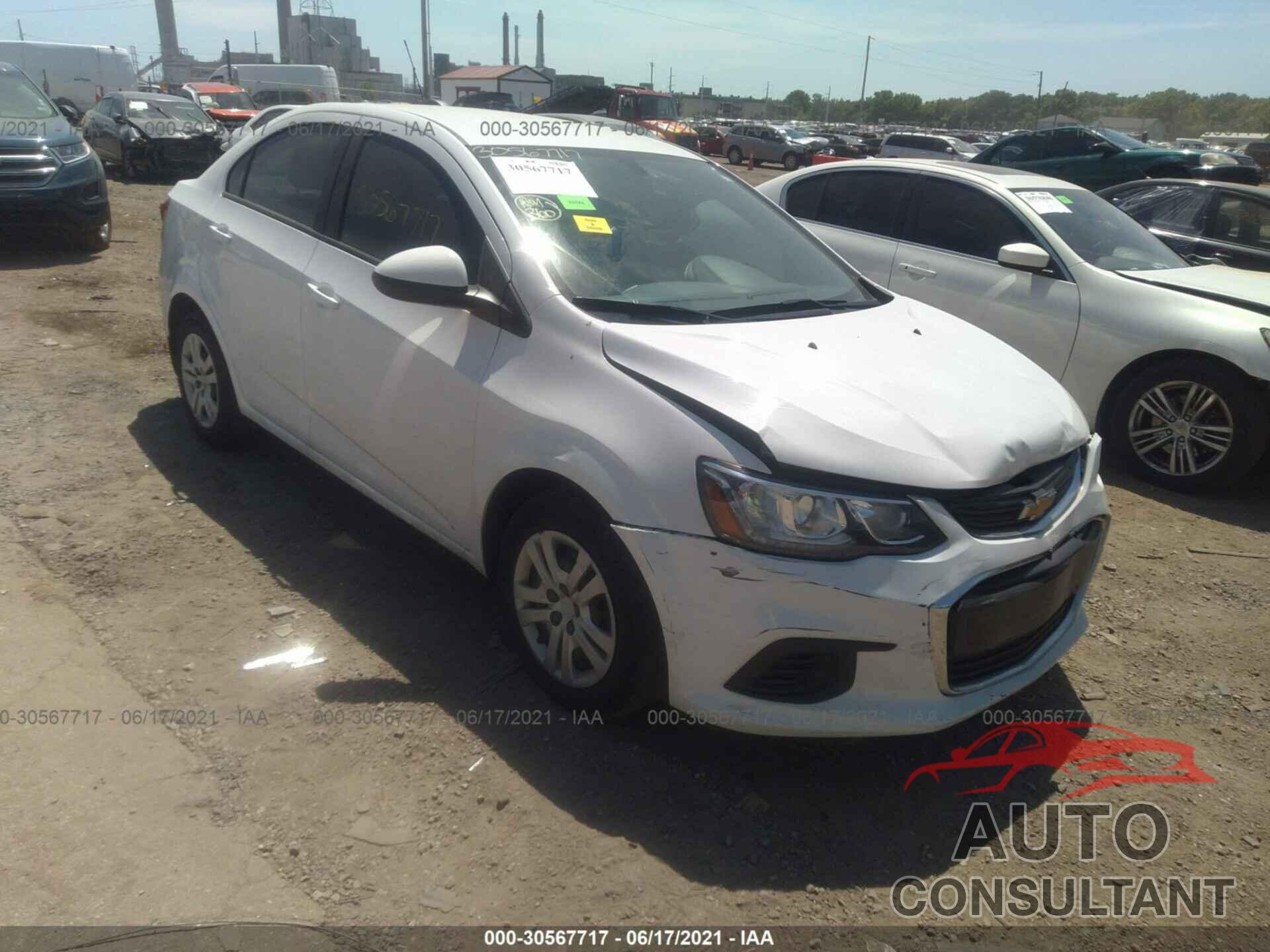 CHEVROLET SONIC 2018 - 1G1JB5SH8J4135020