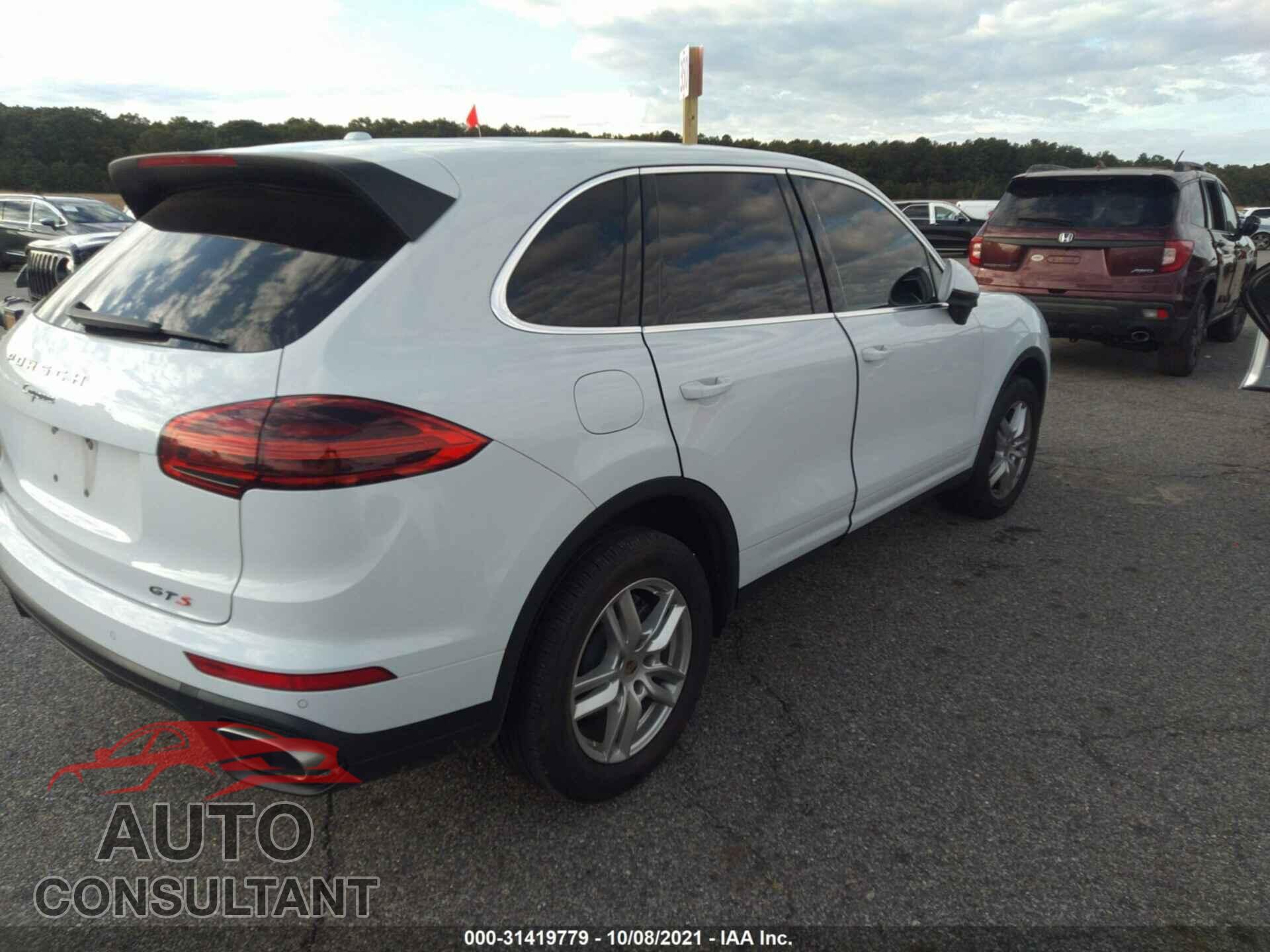 PORSCHE CAYENNE 2016 - WP1AA2A29GLA00471