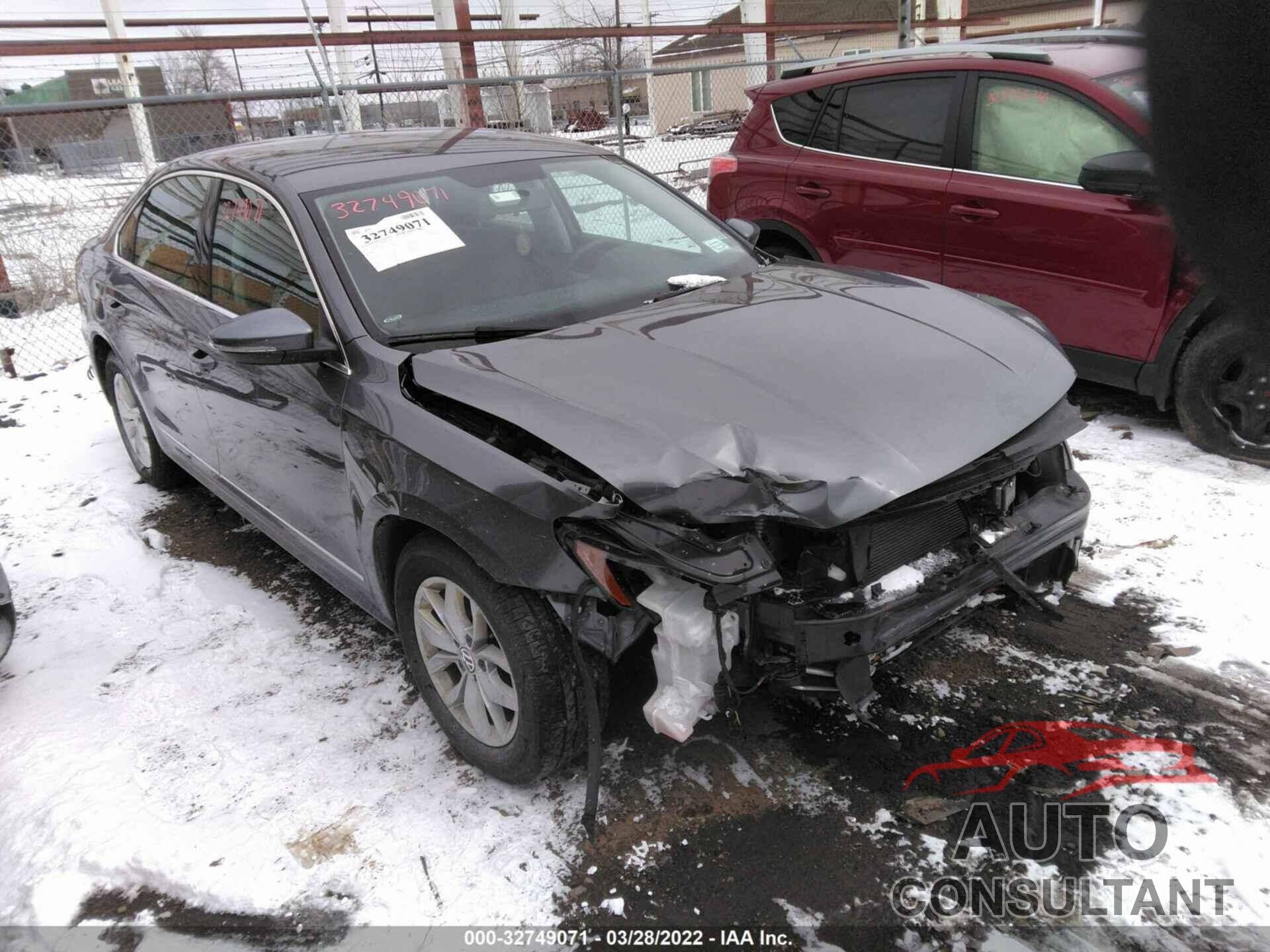VOLKSWAGEN PASSAT 2017 - 1VWAT7A37HC075170