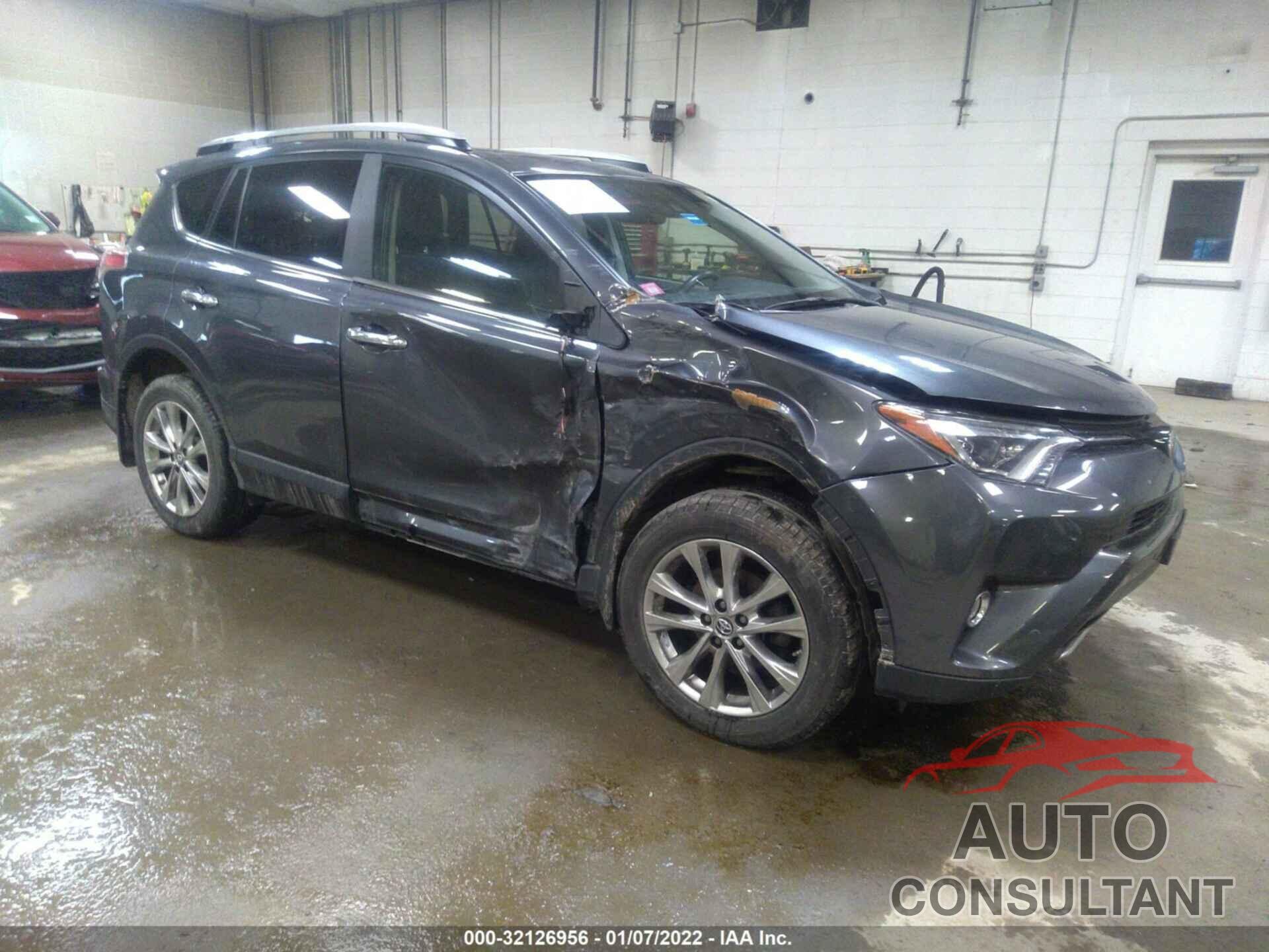 TOYOTA RAV4 2017 - JTMDFREV5HD208369