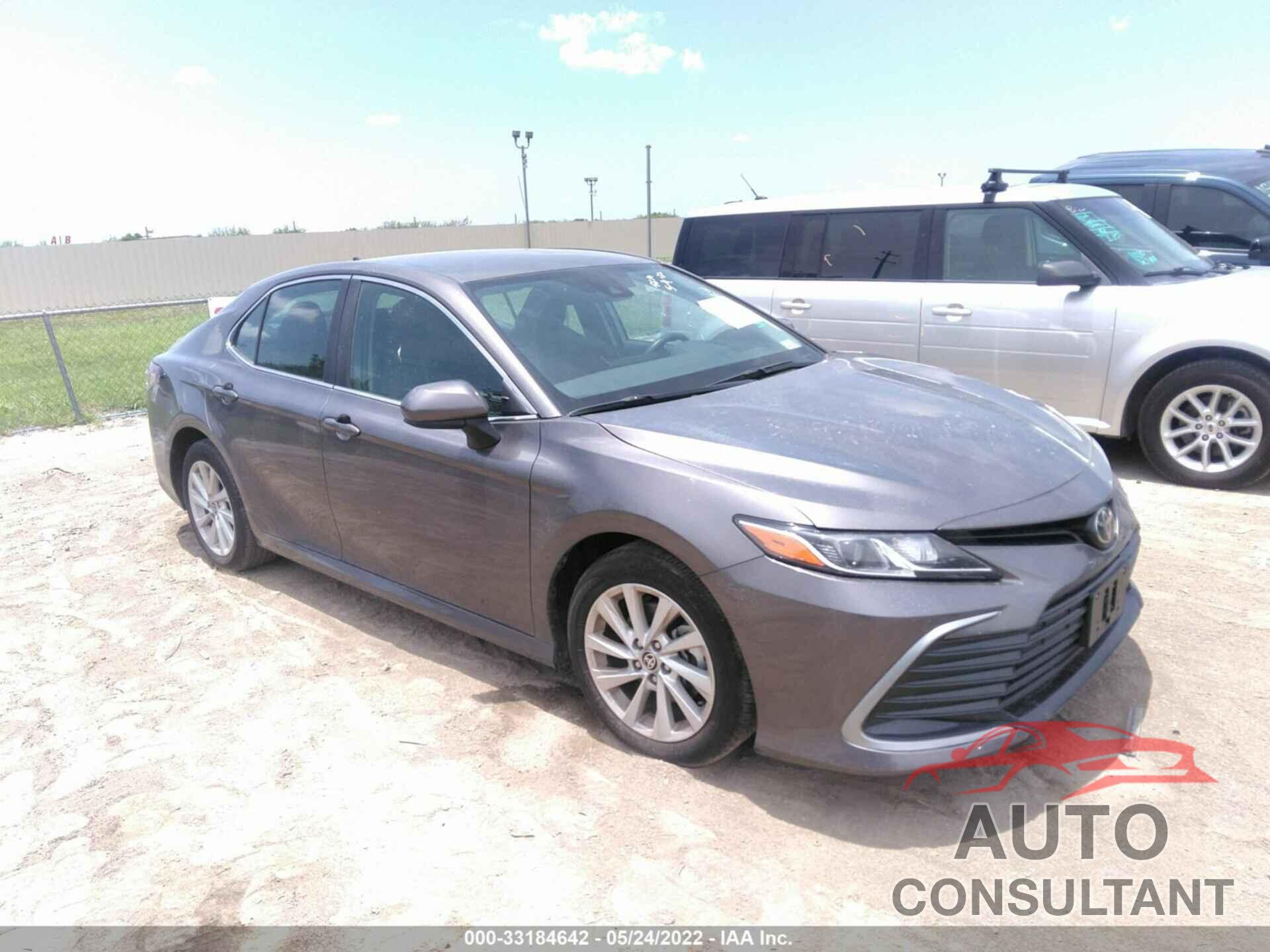 TOYOTA CAMRY 2022 - 4T1C11AK1NU499953