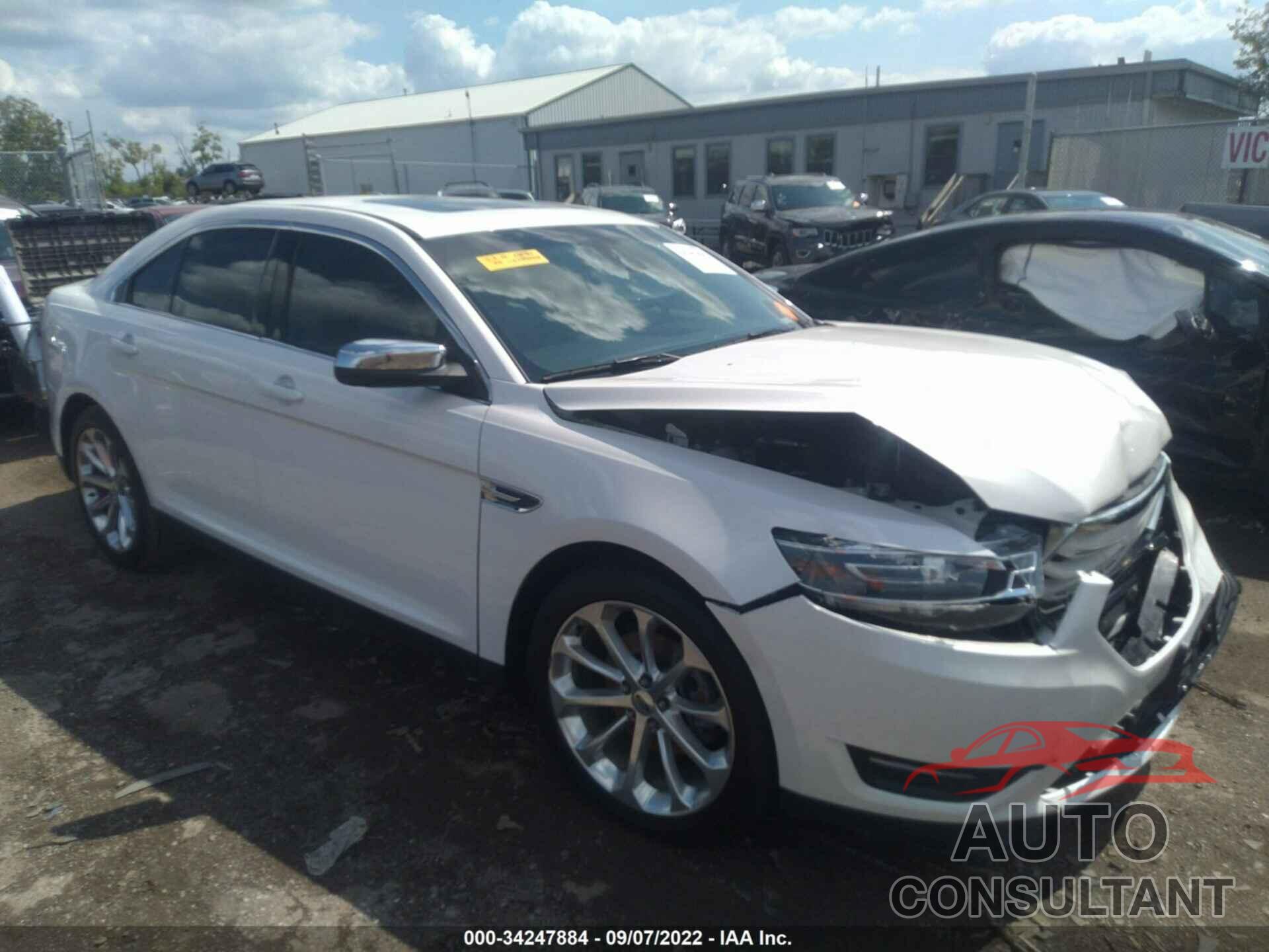 FORD TAURUS 2018 - 1FAHP2F80JG108981