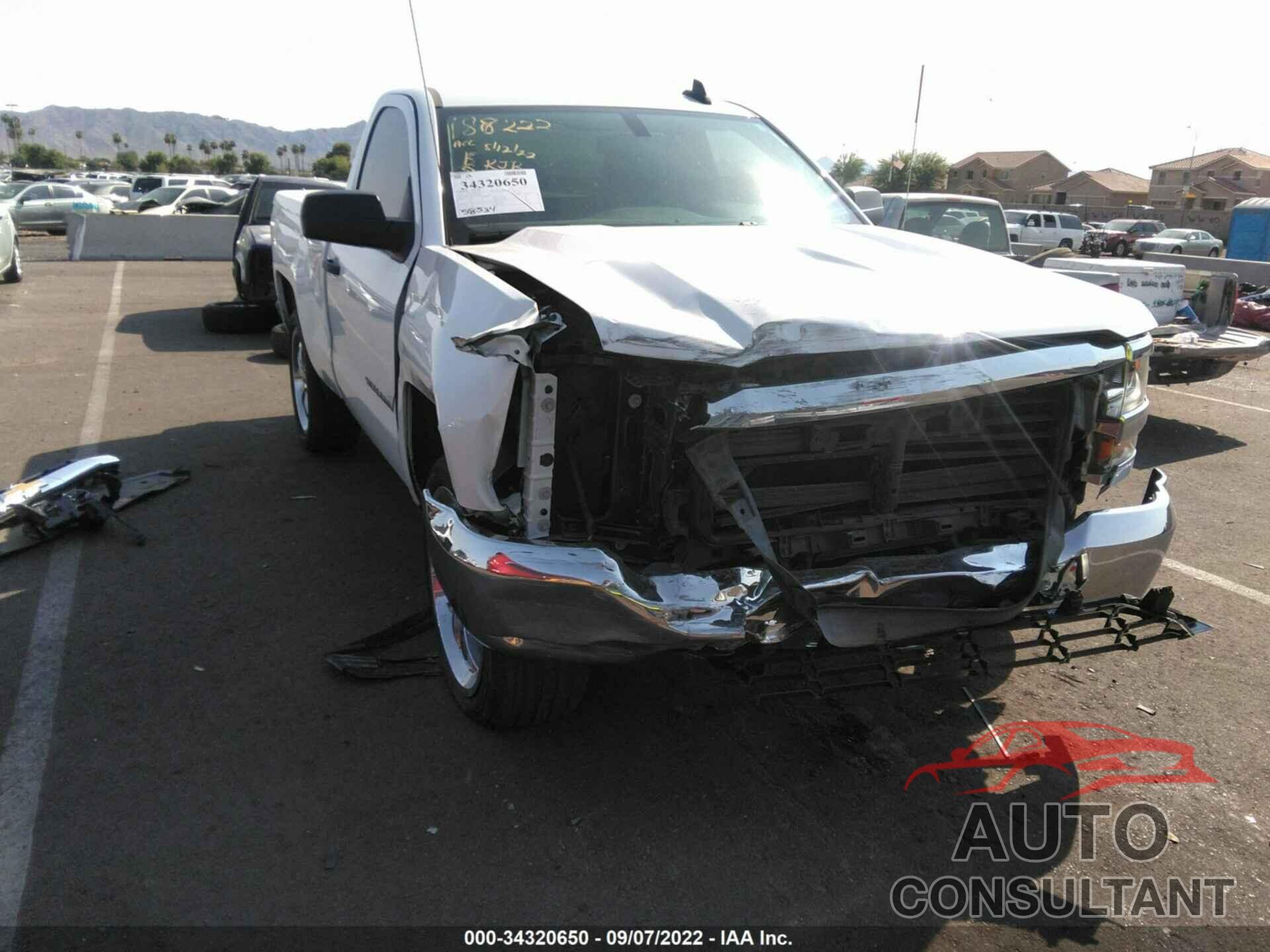 CHEVROLET SILVERADO 1500 2018 - 1GCNCNEC3JZ366495