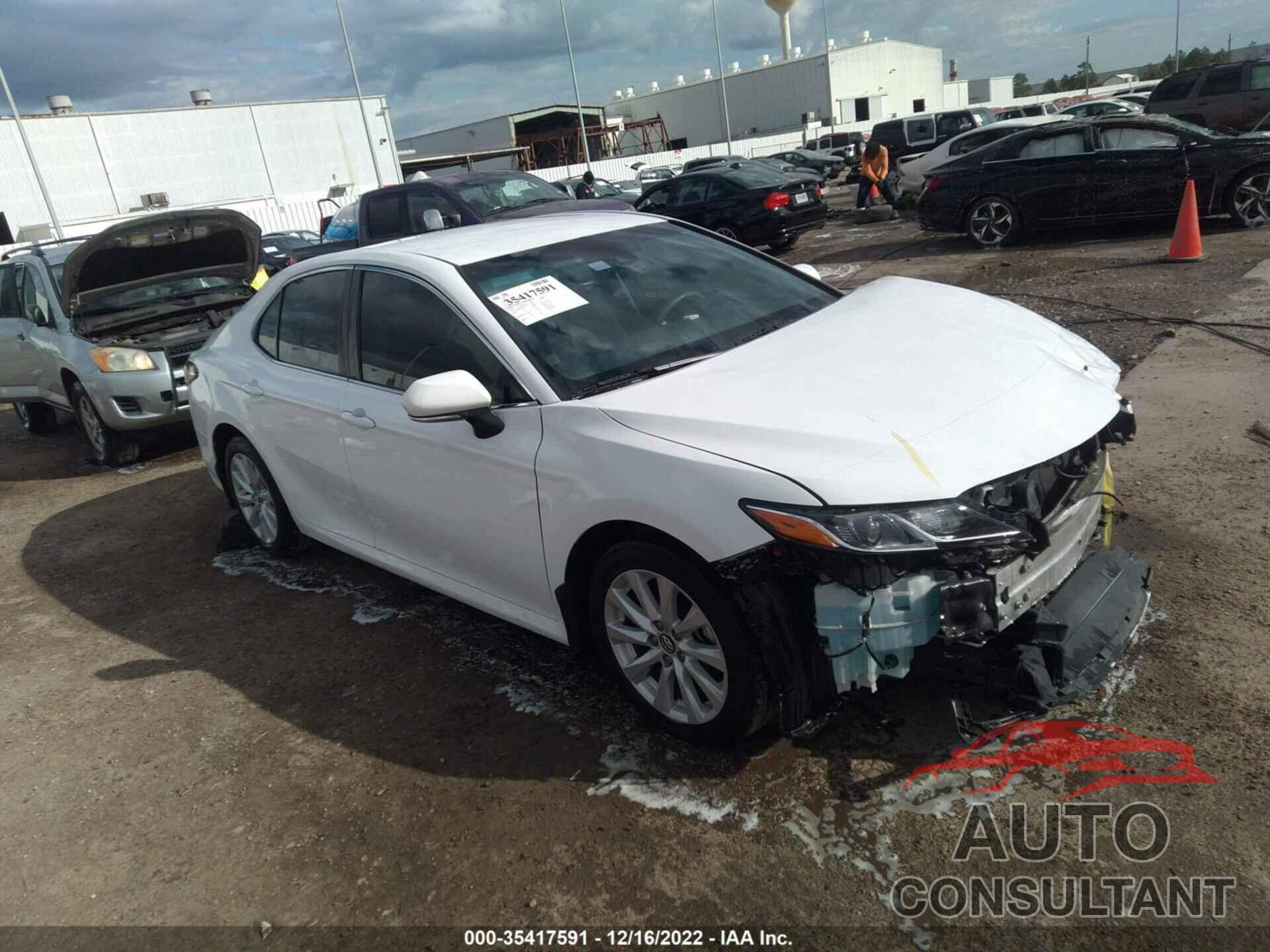 TOYOTA CAMRY 2018 - 4T1B11HK3JU078442
