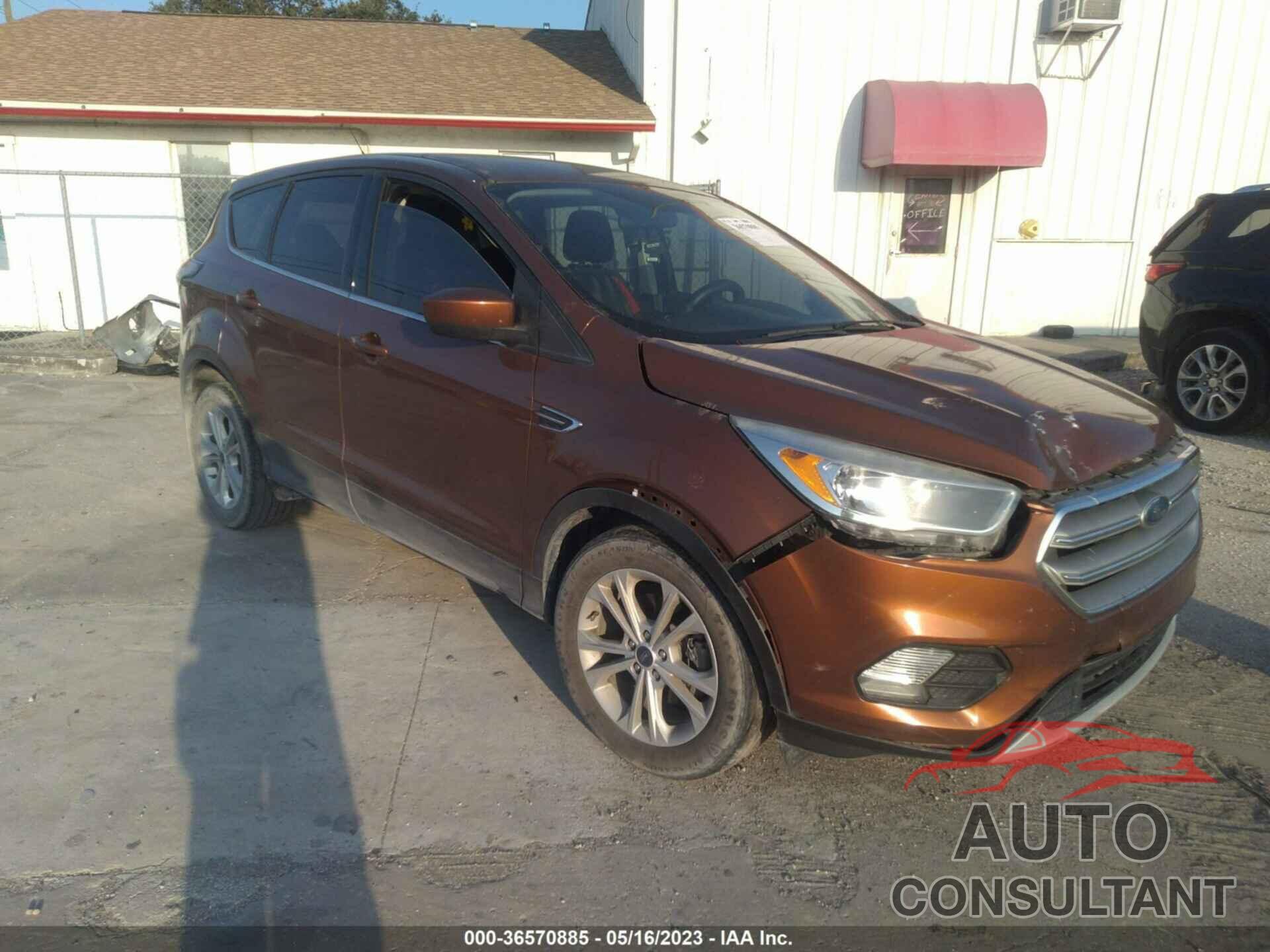 FORD ESCAPE 2017 - 1FMCU0GD6HUB08844