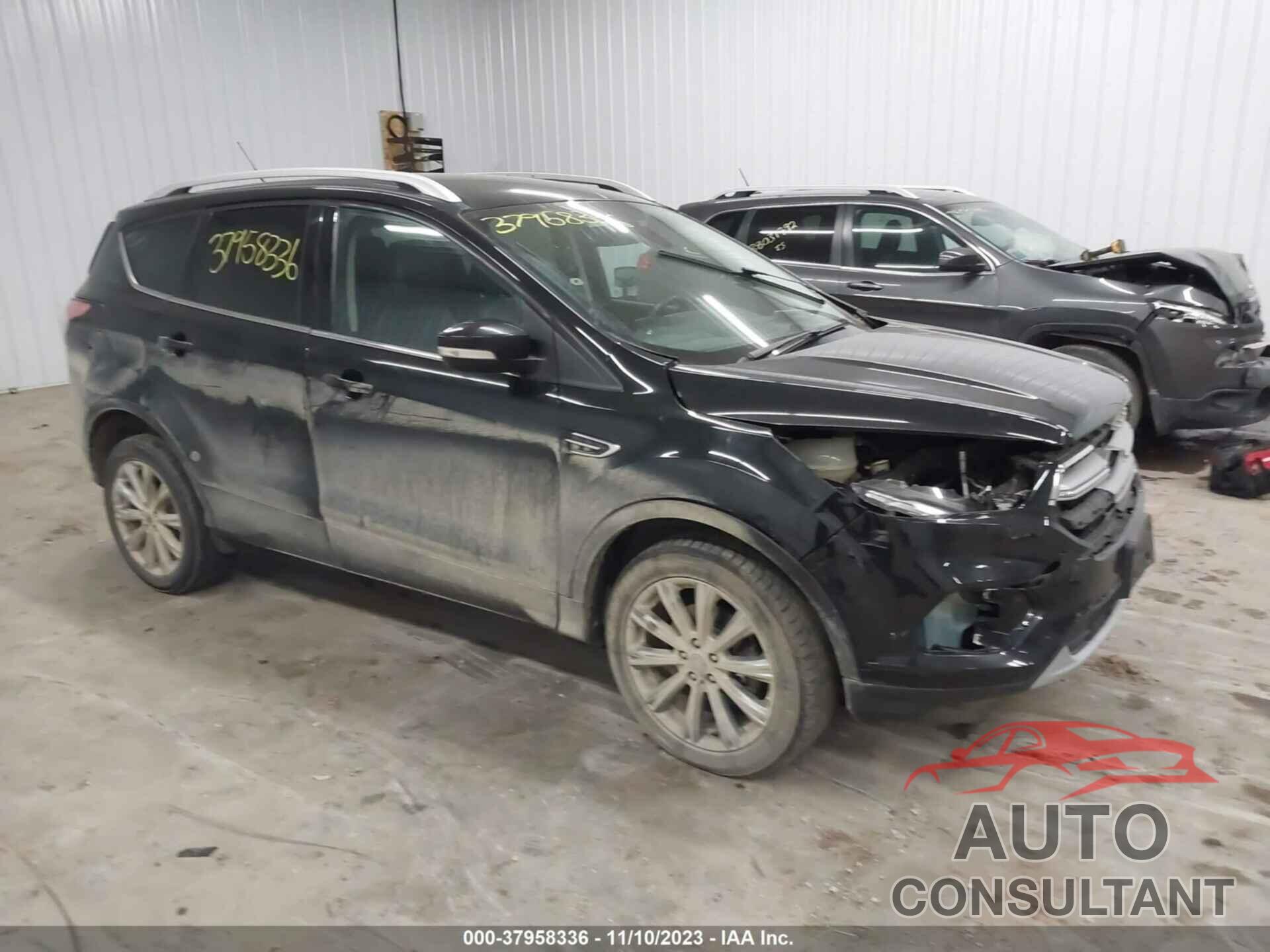 FORD ESCAPE 2017 - 1FMCU9J94HUE73547