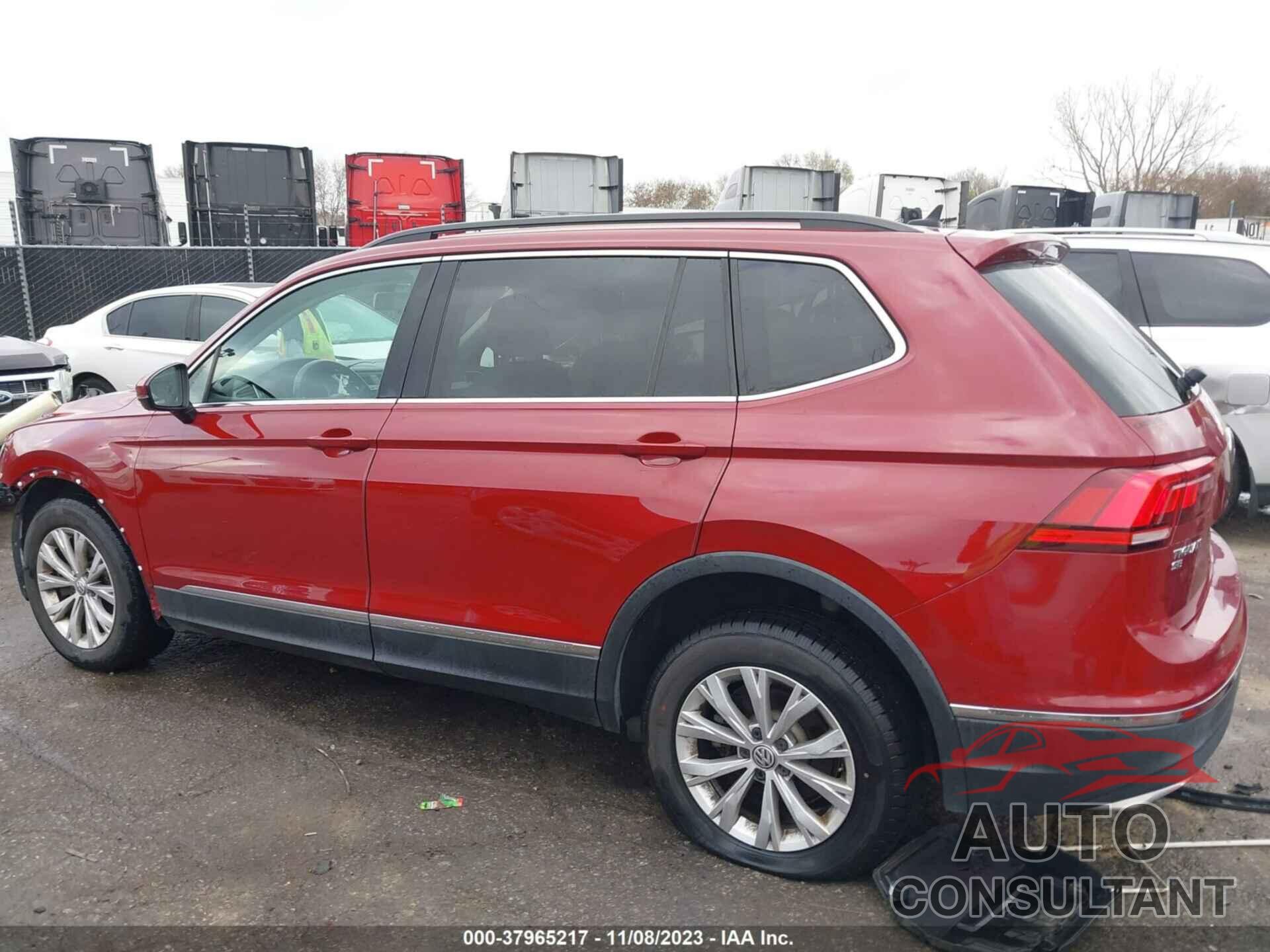 VOLKSWAGEN TIGUAN 2018 - 3VV2B7AX4JM082340