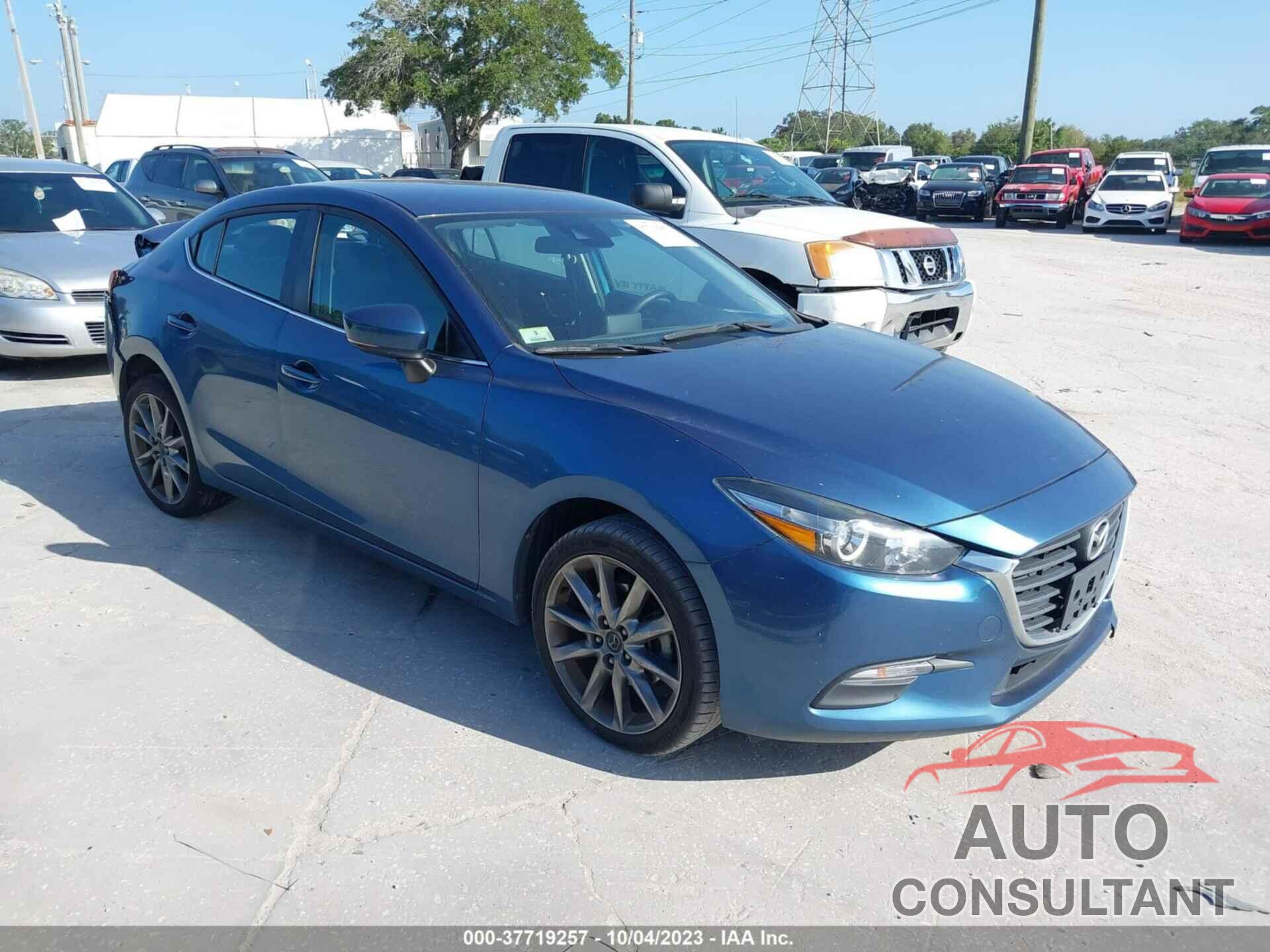 MAZDA MAZDA3 4-DOOR 2018 - 3MZBN1V33JM275814