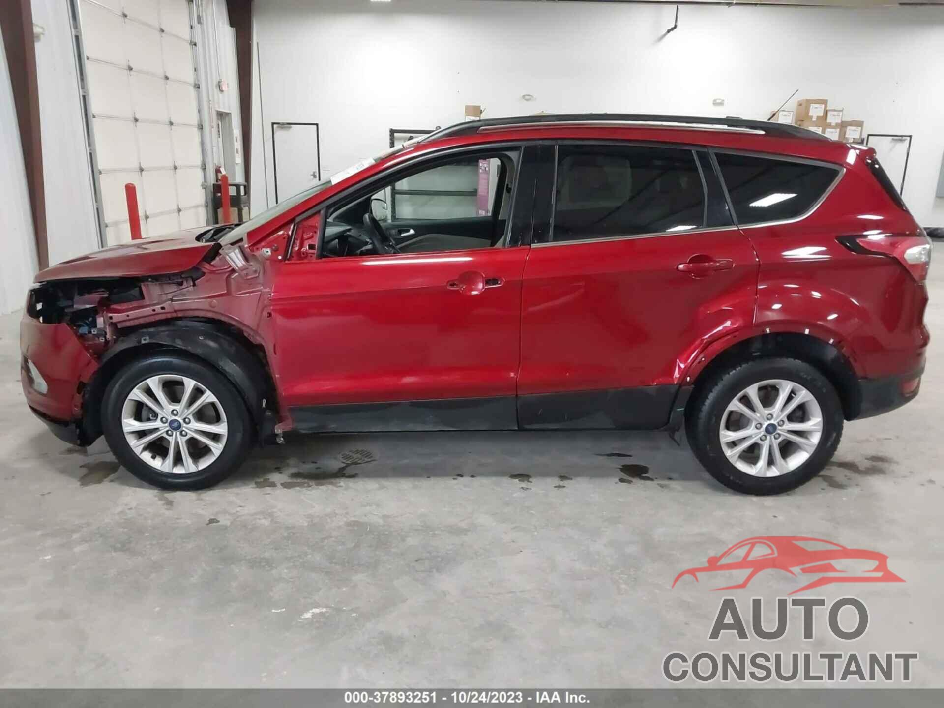 FORD ESCAPE 2018 - 1FMCU0G91JUB62425