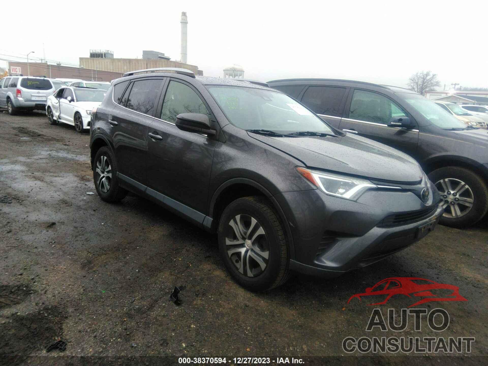 TOYOTA RAV4 2017 - JTMBFREV5HJ114047