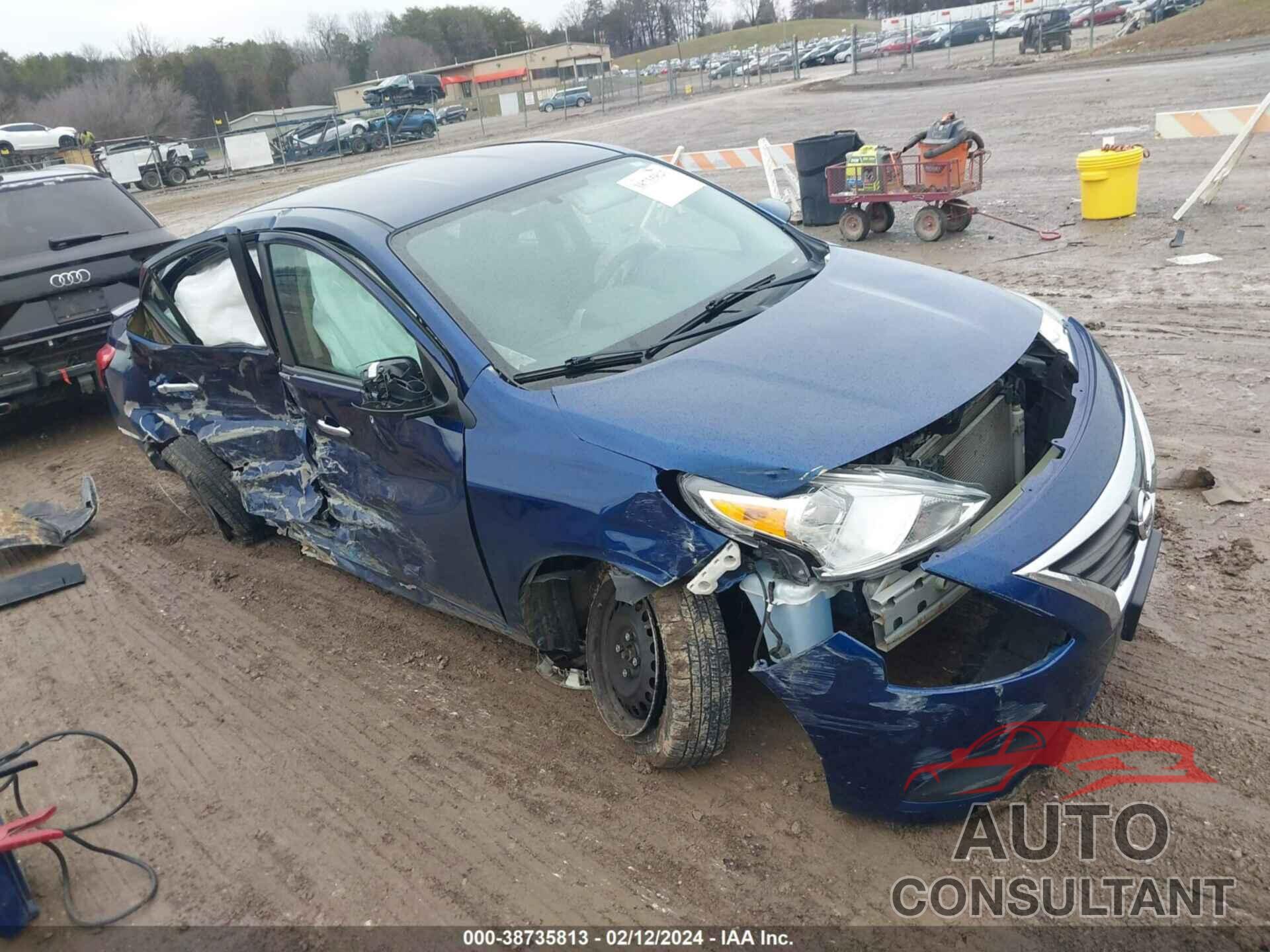 NISSAN VERSA 2018 - 3N1CN7AP6JL802661