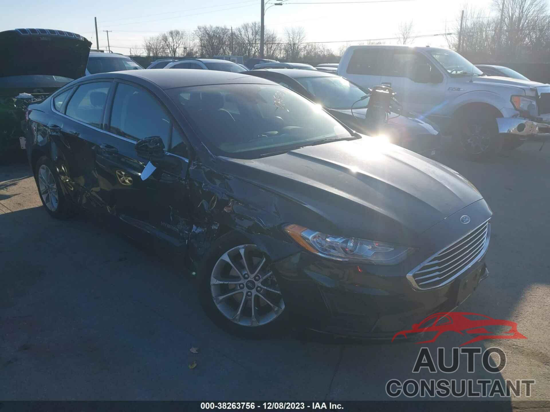 FORD FUSION HYBRID 2019 - 3FA6P0LU4KR165188