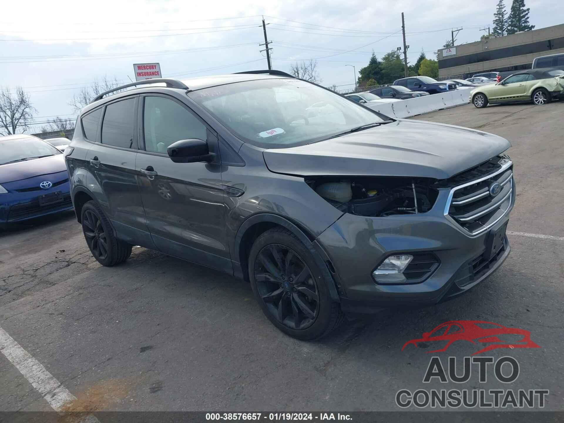 FORD ESCAPE 2017 - 1FMCU0GD1HUC80733