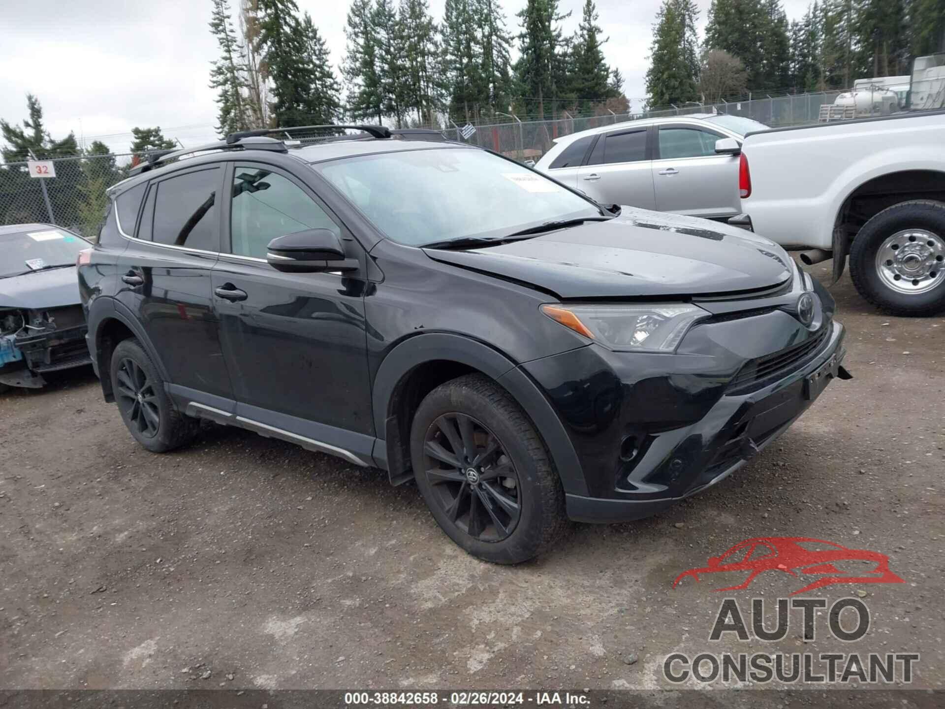 TOYOTA RAV4 2018 - 2T3RFREV8JW772418