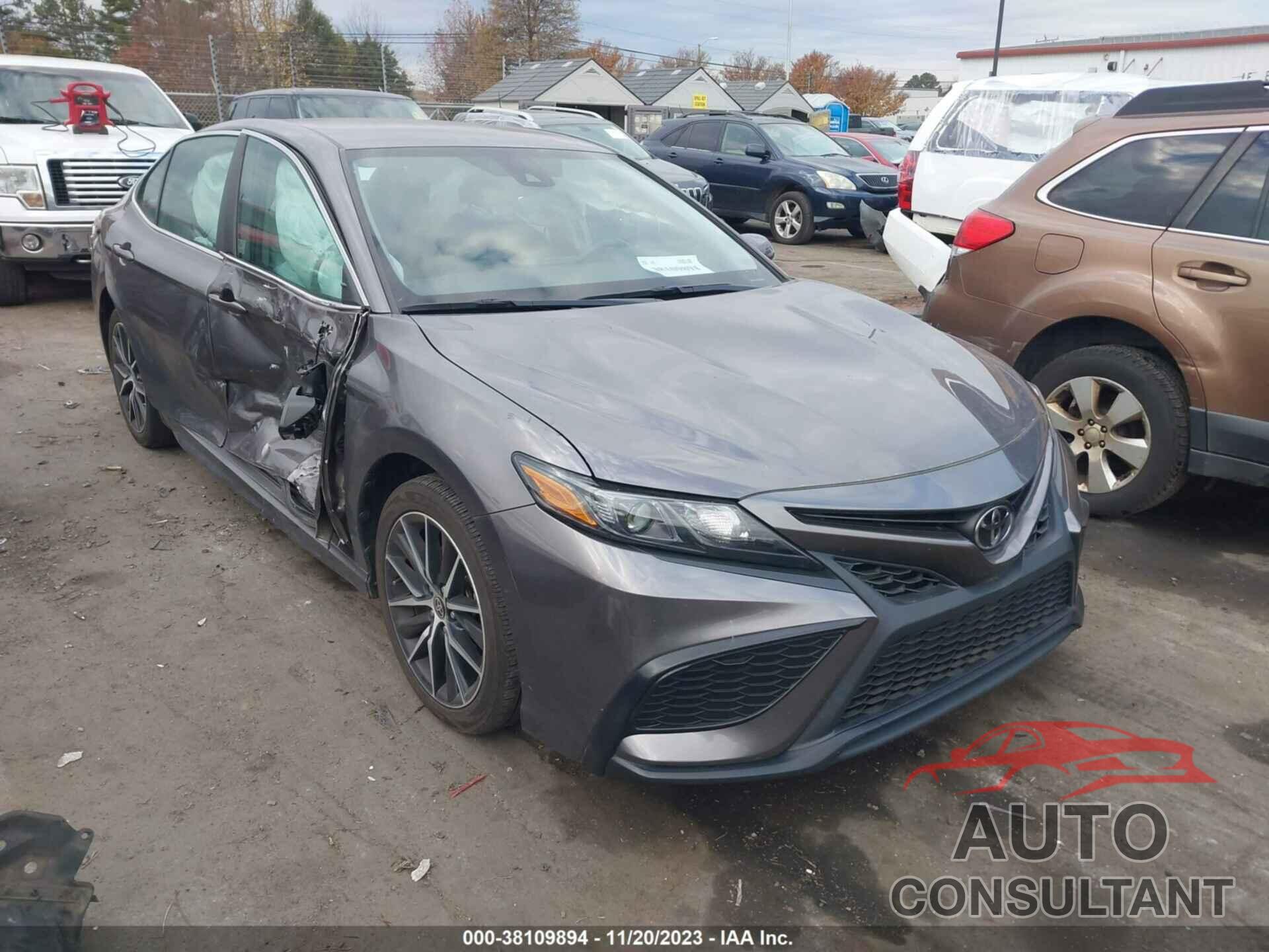 TOYOTA CAMRY 2022 - 4T1G11AK6NU640971