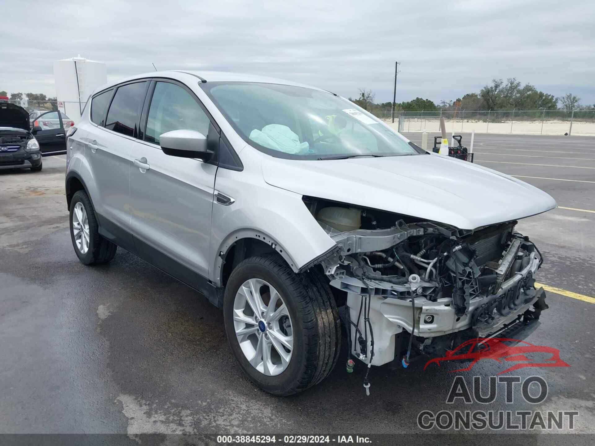 FORD ESCAPE 2017 - 1FMCU0GD1HUE84576