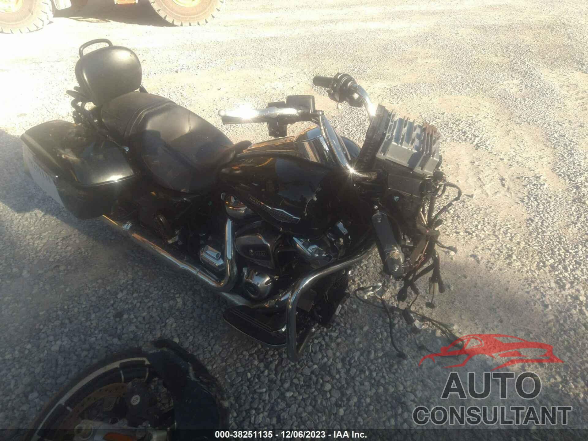HARLEY-DAVIDSON FLHX 2023 - 1HD1KBC14PB607580