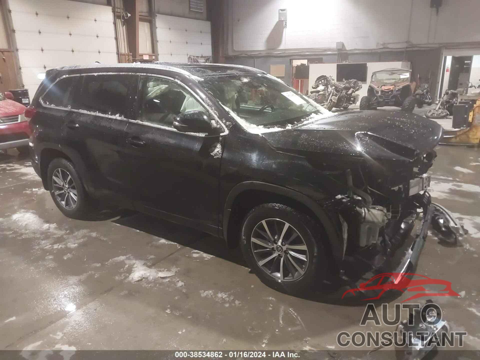 TOYOTA HIGHLANDER 2018 - 5TDJZRFH0JS524517