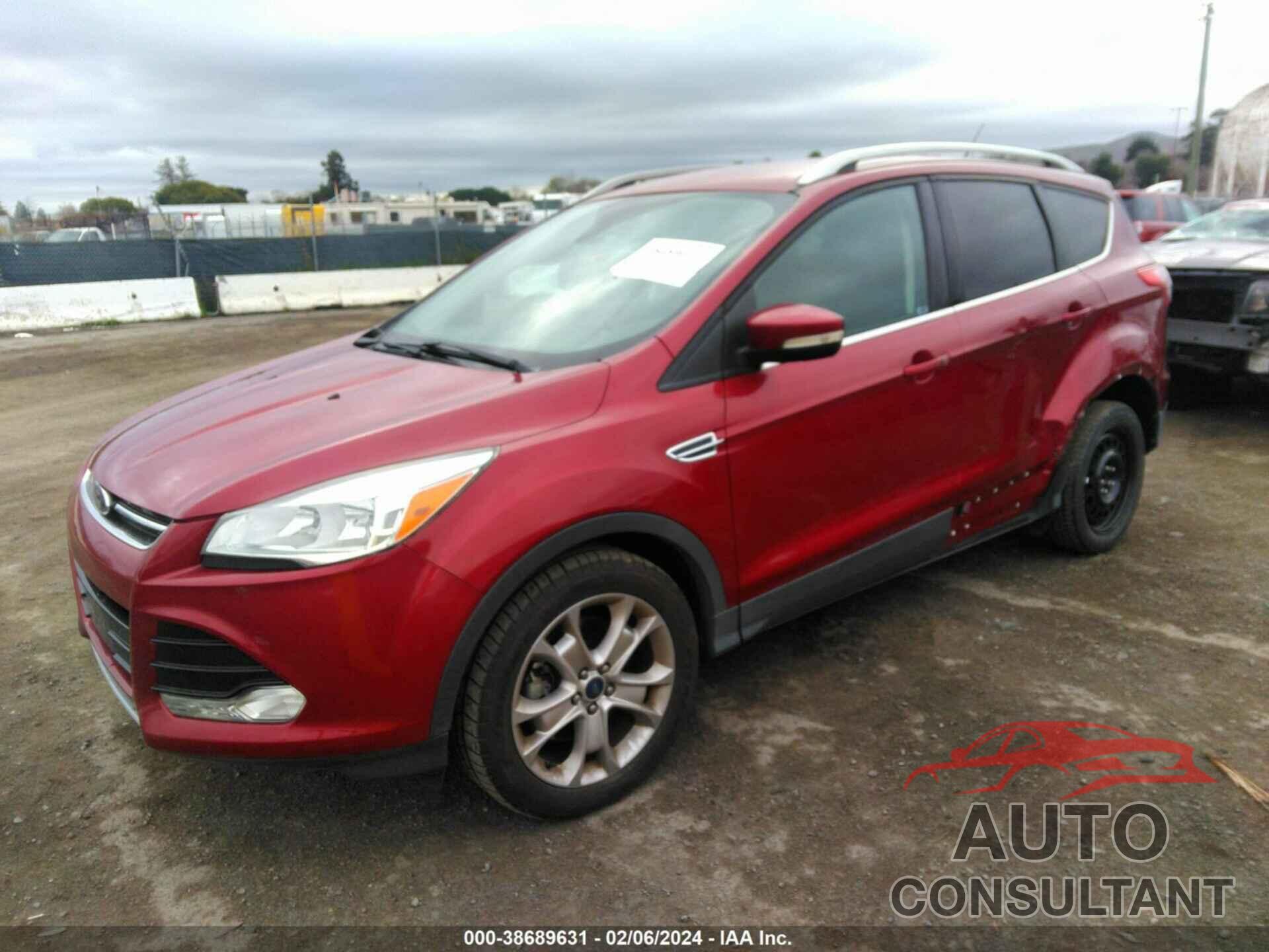 FORD ESCAPE 2016 - 1FMCU0J96GUC00300