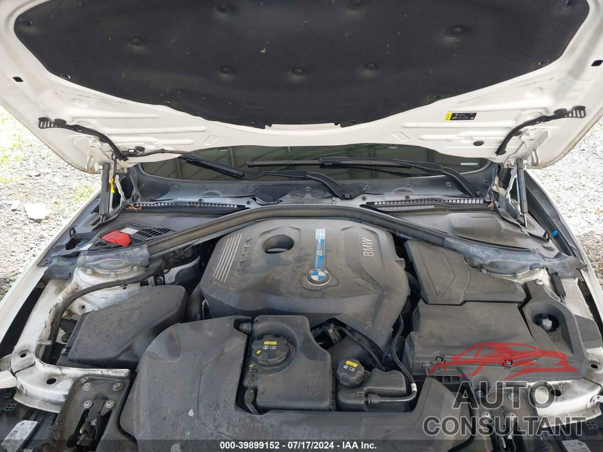BMW 330E 2018 - WBA8E1C53JA171657