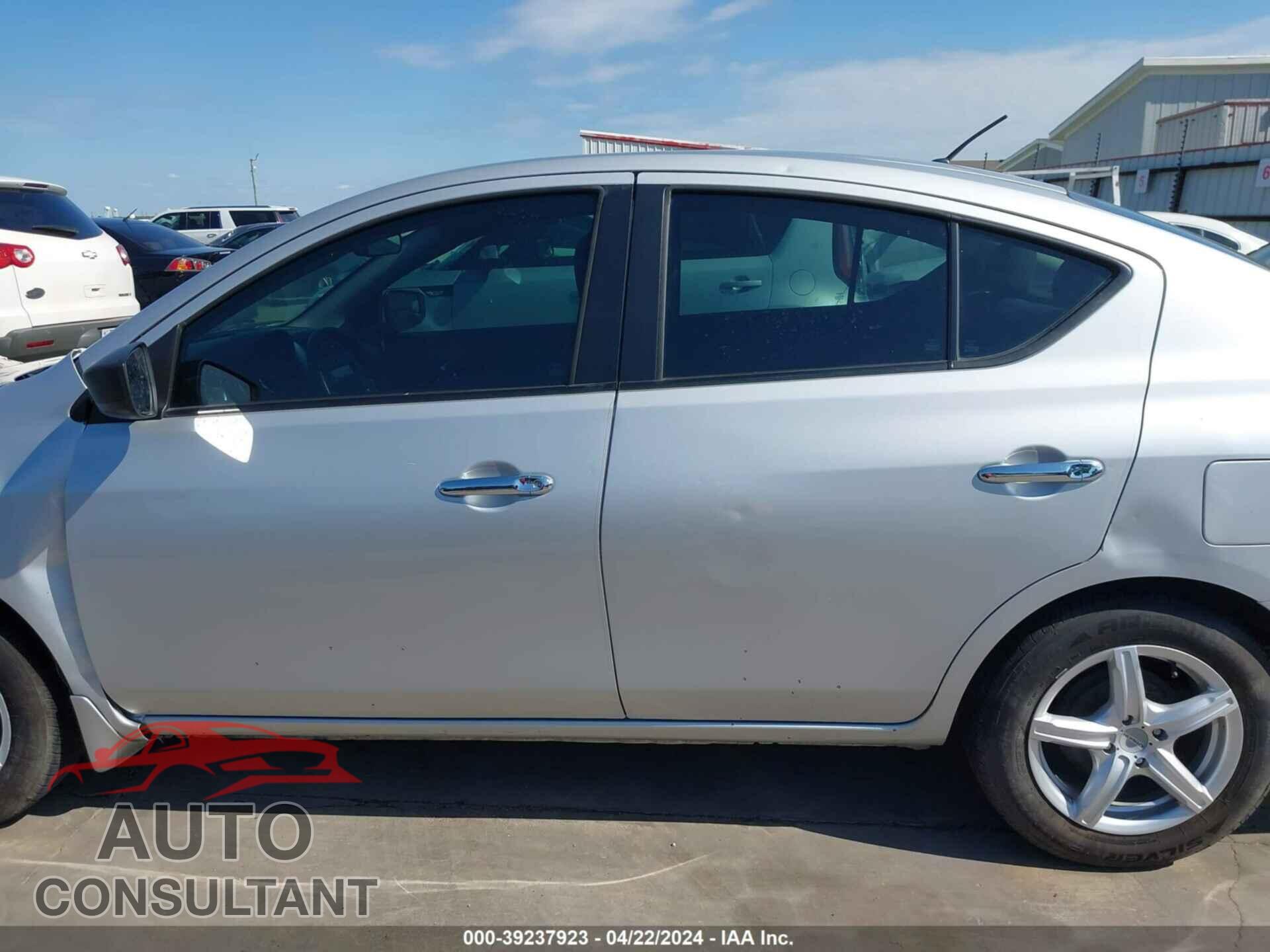 NISSAN VERSA 2019 - 3N1CN7AP3KL837952