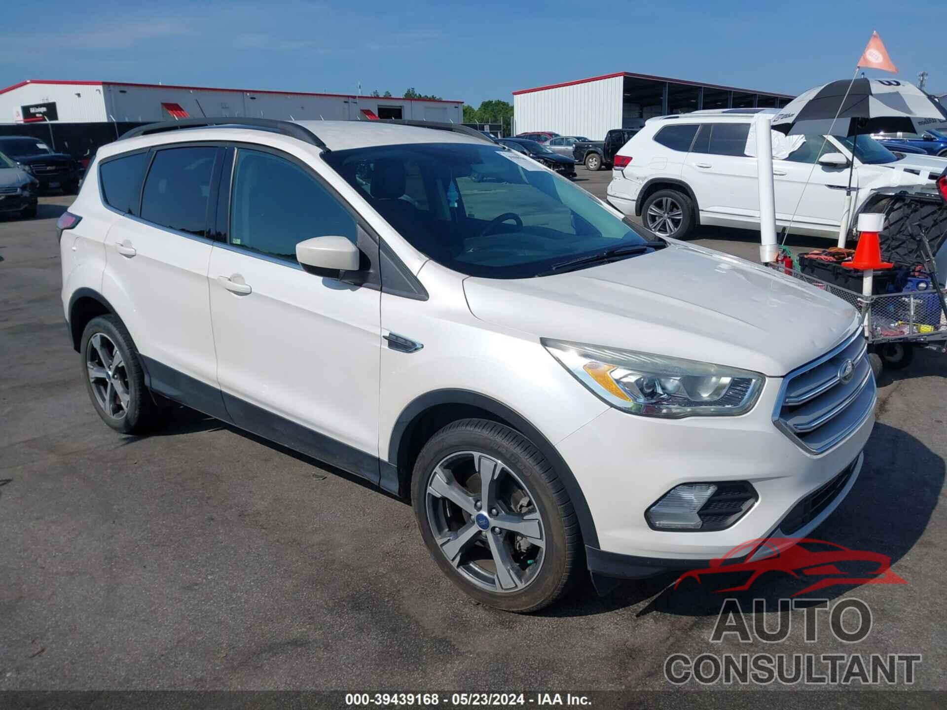 FORD ESCAPE 2018 - 1FMCU0HD6JUA16184