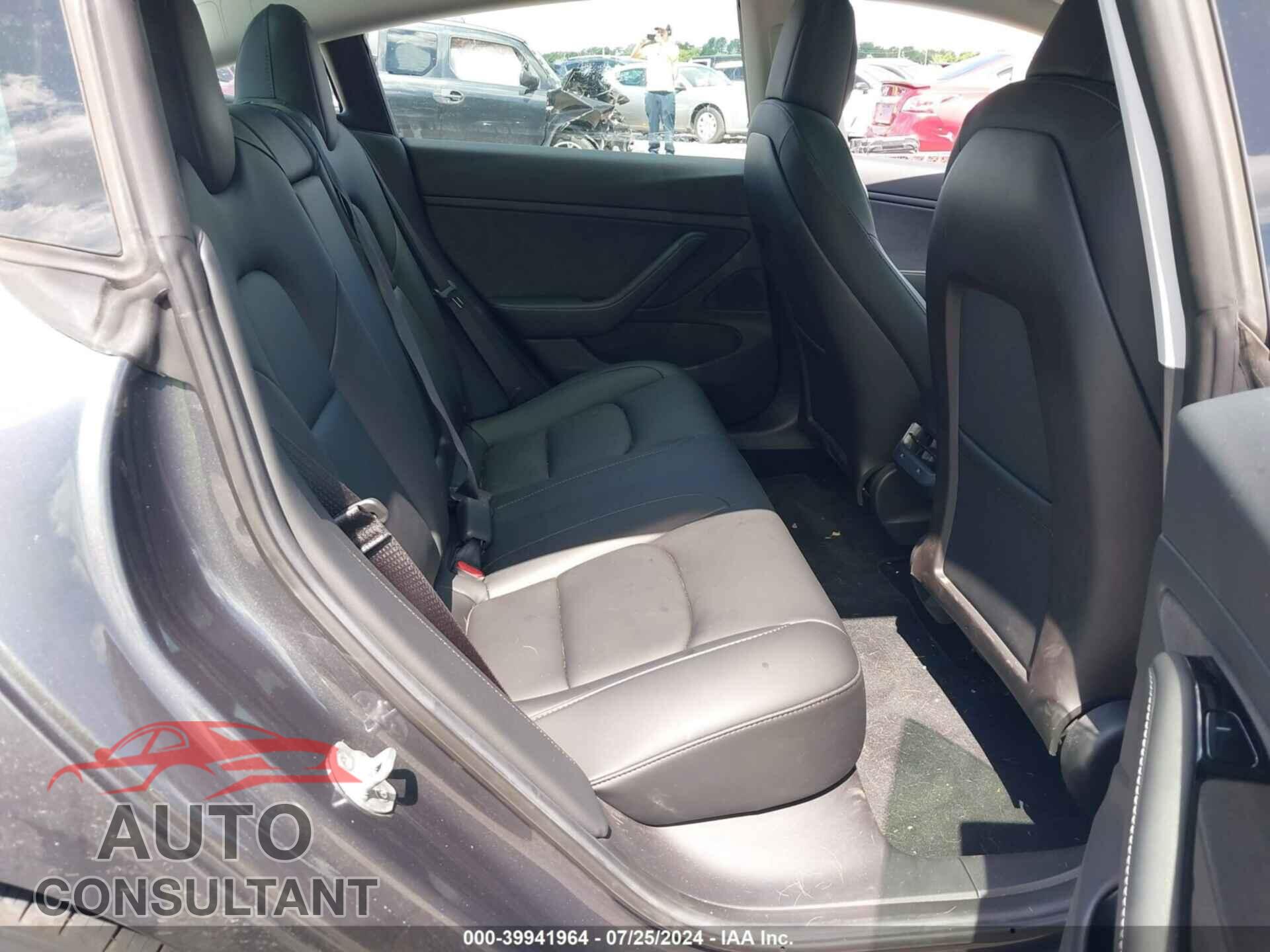 TESLA MODEL 3 2019 - 5YJ3E1EB8KF452183