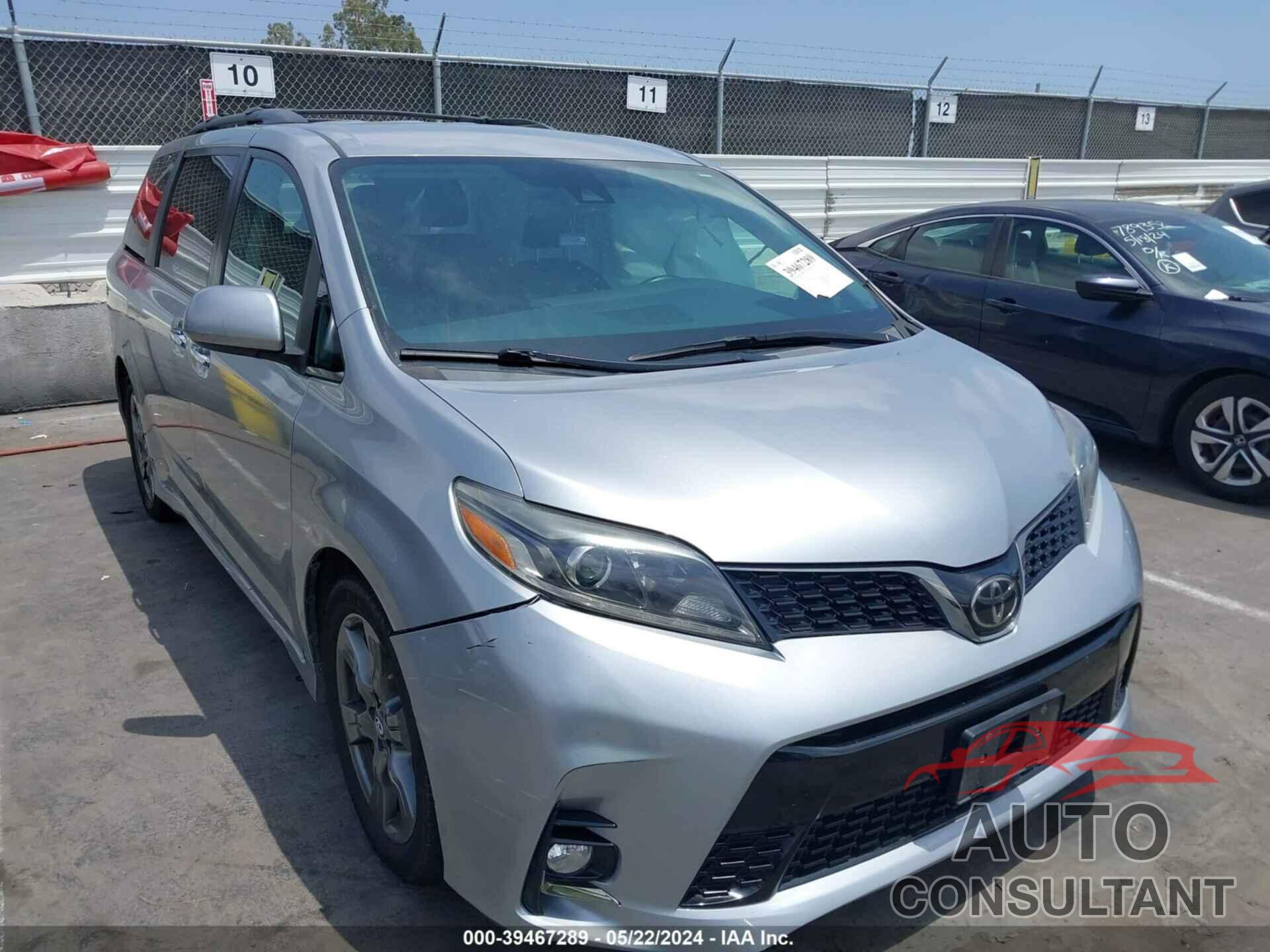 TOYOTA SIENNA 2018 - 5TDXZ3DC5JS902118