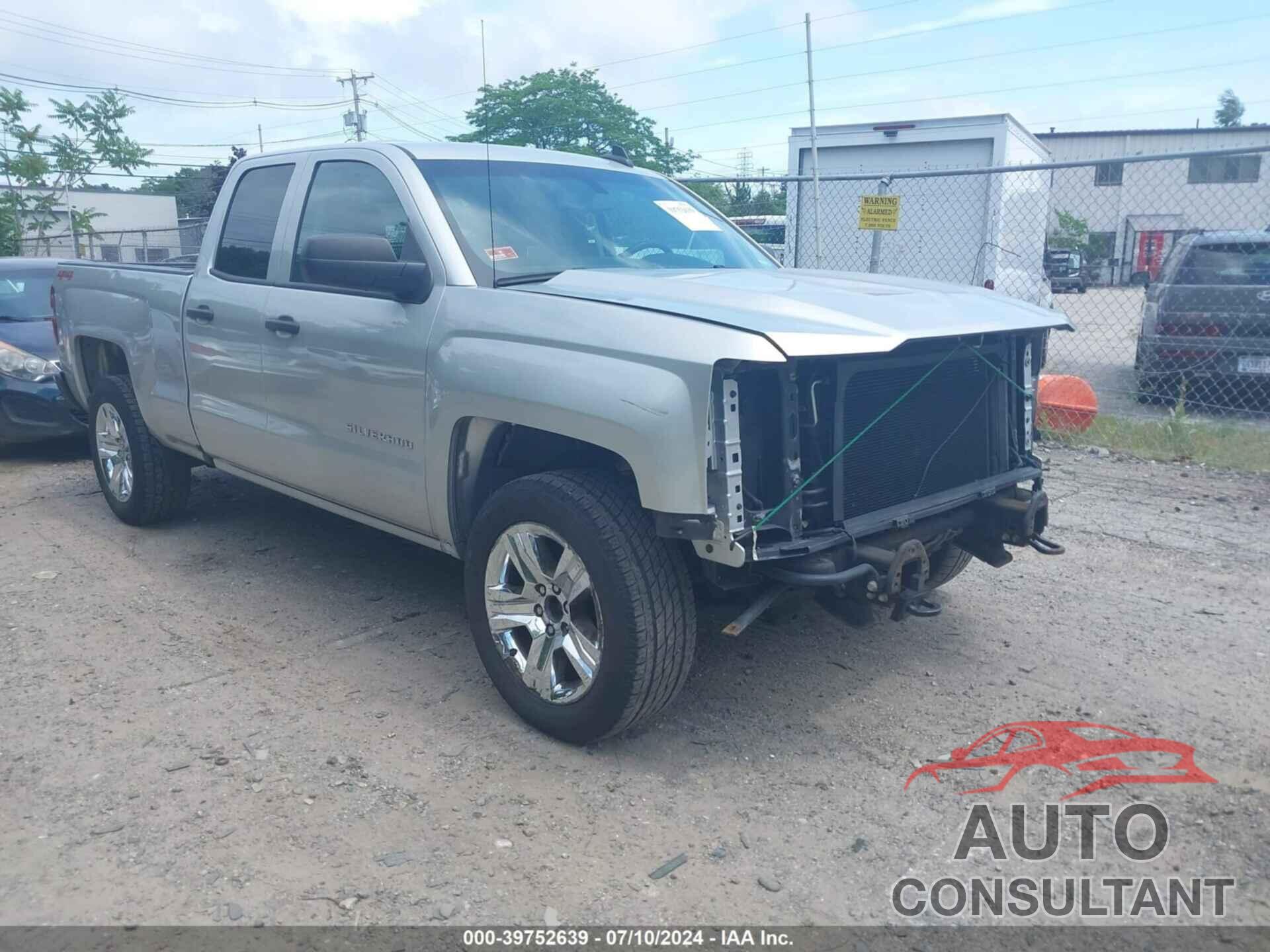 CHEVROLET SILVERADO 1500 2018 - 1GCVKPEC2JZ258156