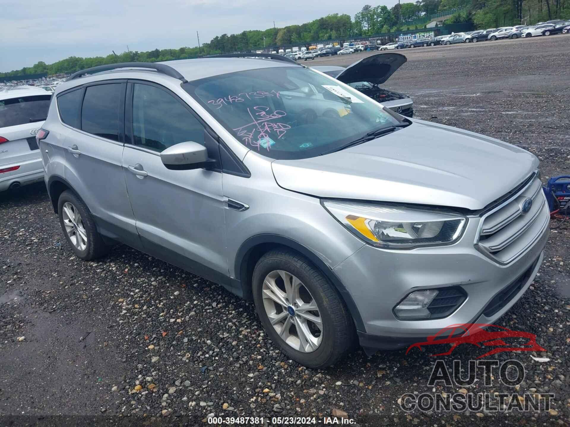 FORD ESCAPE 2018 - 1FMCU0GD2JUA74455